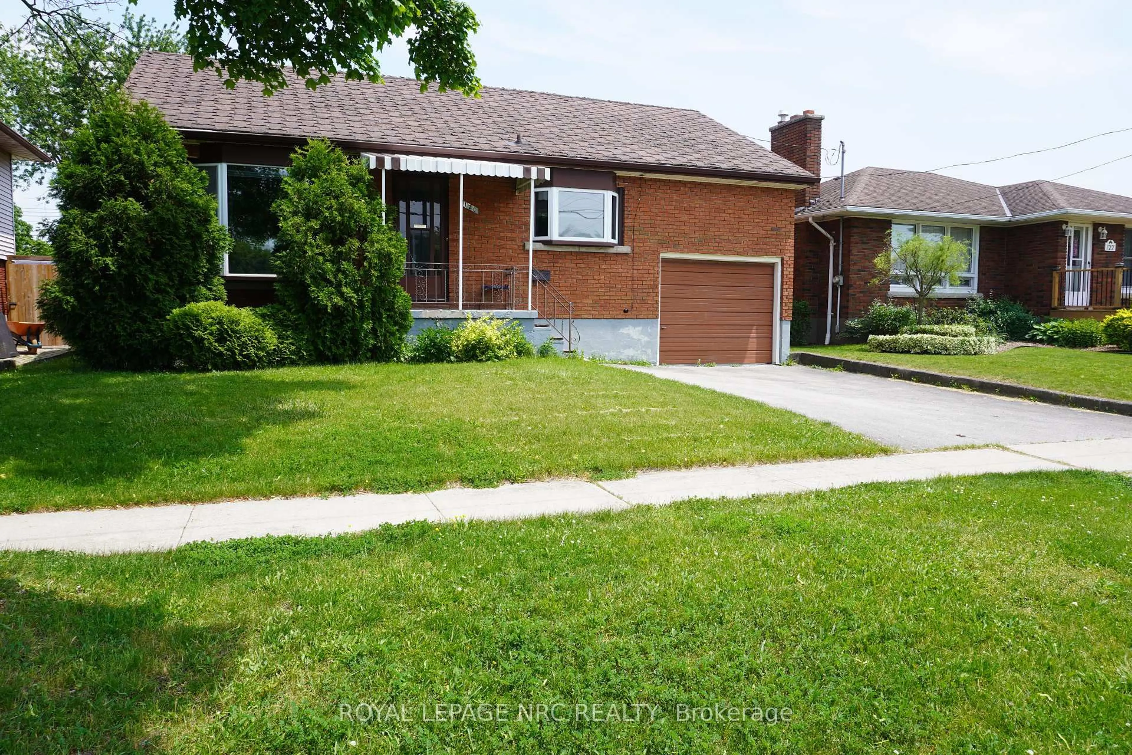 Home with brick exterior material, street for 120 Golden Blvd, Welland Ontario L3B 1J1