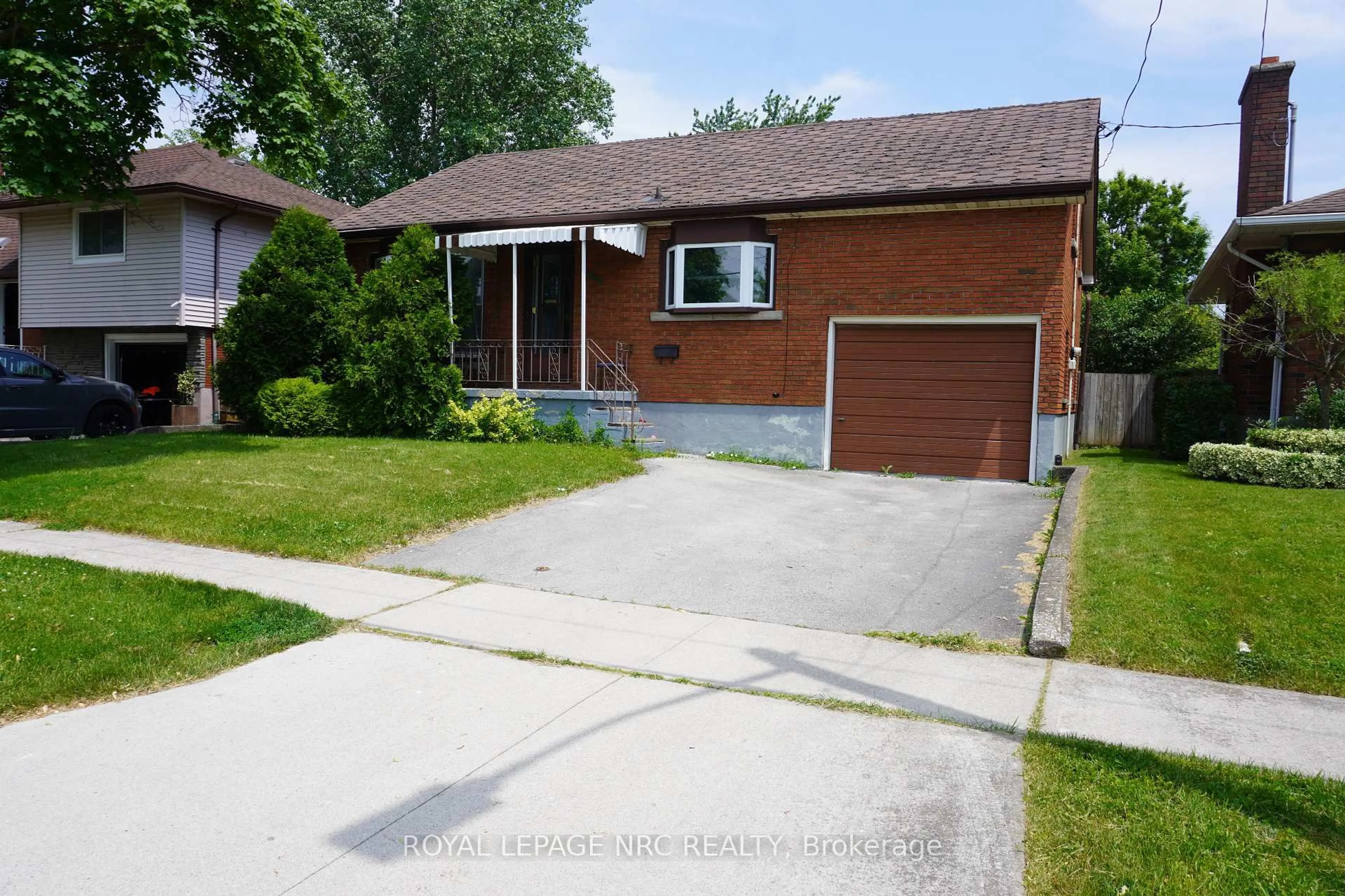 Home with brick exterior material, street for 120 Golden Blvd, Welland Ontario L3B 1J1