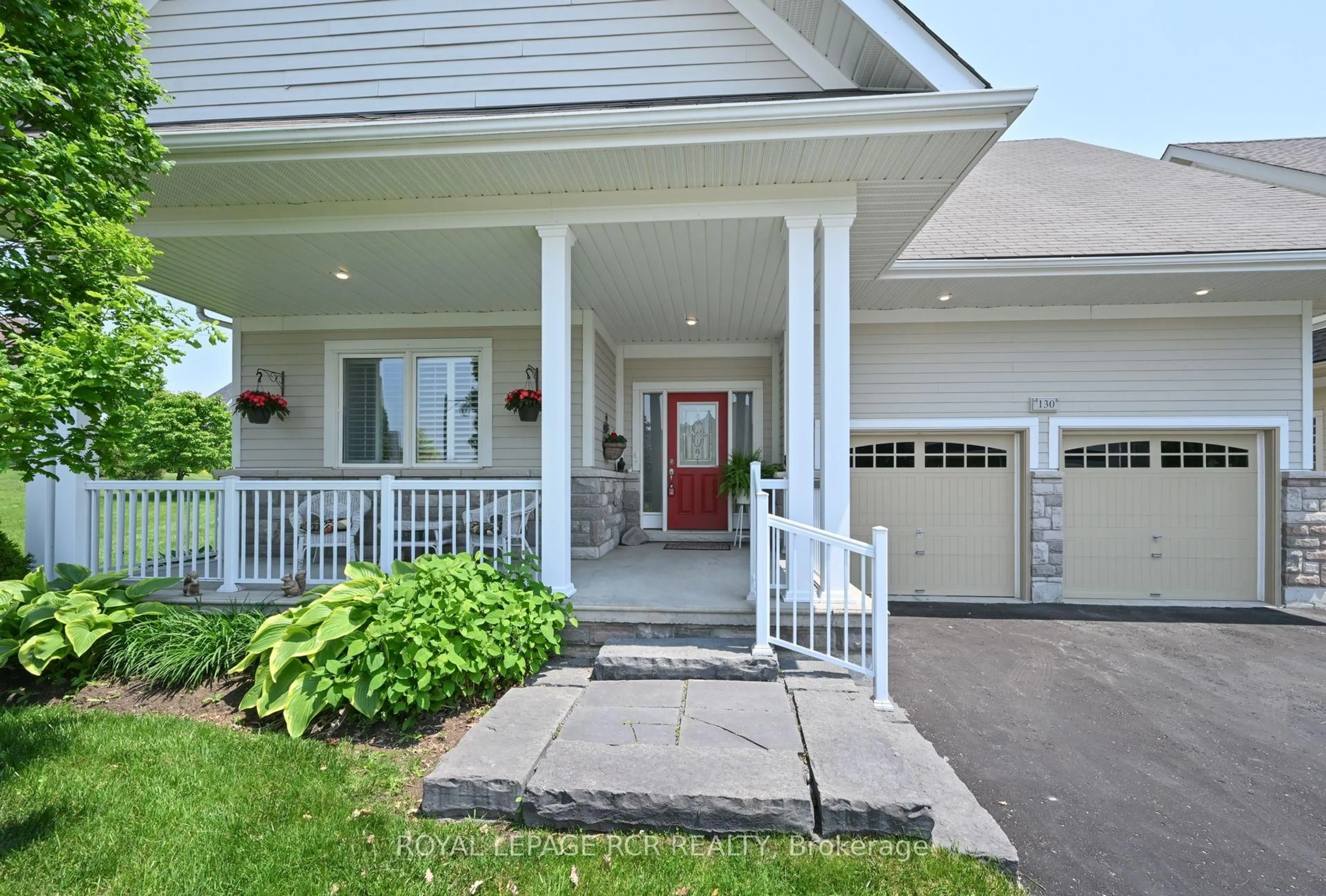 Indoor entryway for 200 Kingfisher Dr #130, Mono Ontario L9W 0B3
