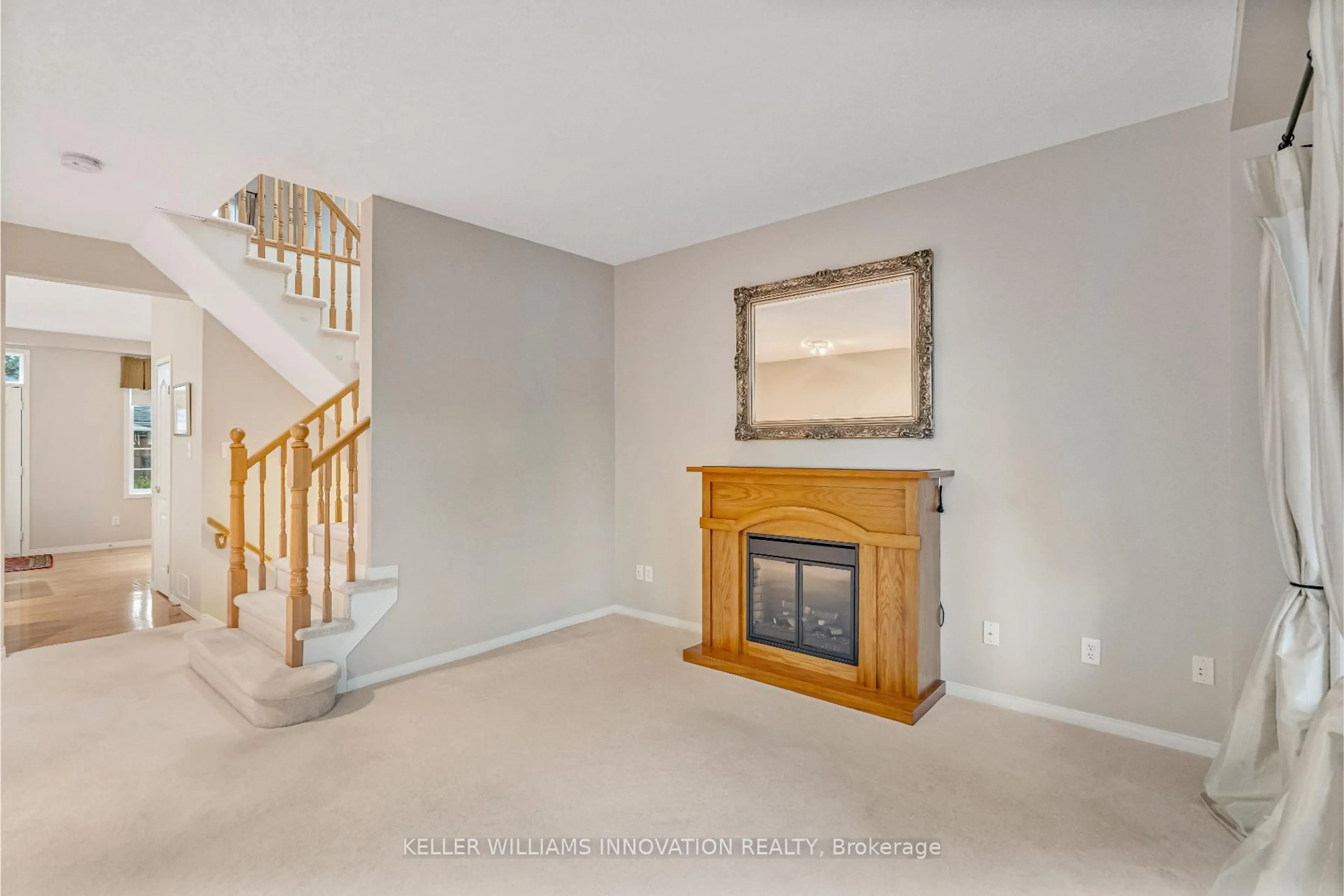 Living room with furniture, unknown for 598 New Bedford Dr, Waterloo Ontario N2K 4C4