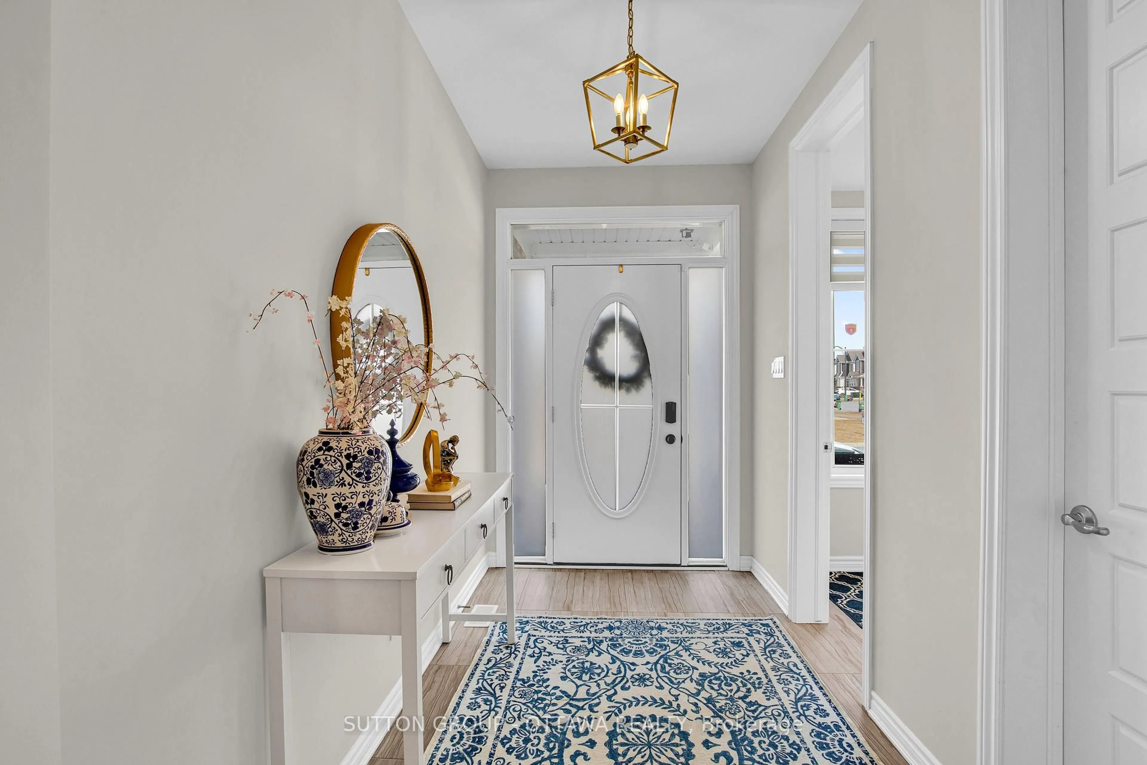 Indoor entryway for 490 Alcor Terr, Ottawa Ontario K2J 6S9