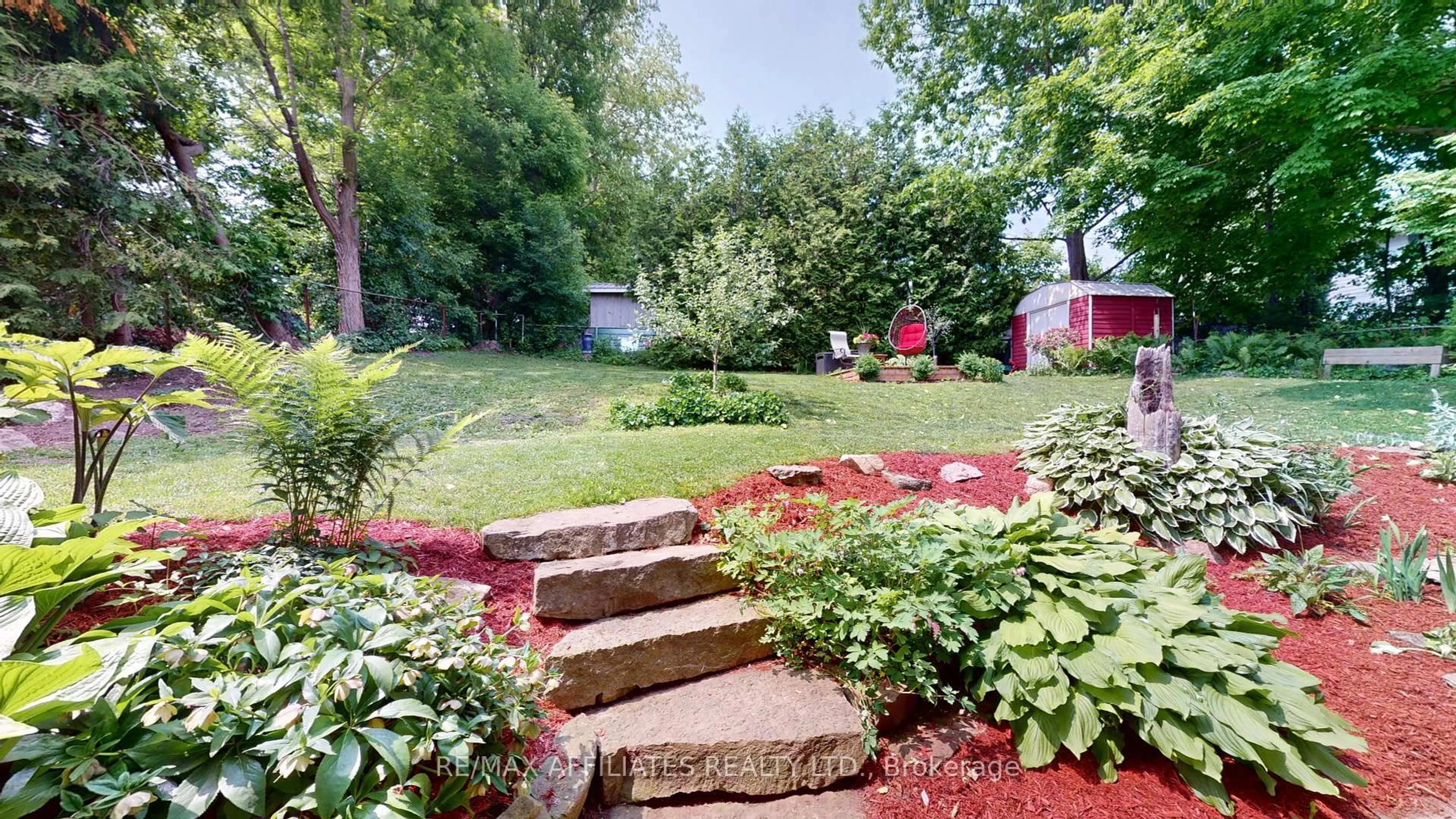 Patio, street for 34 Riverview Dr, Brockville Ontario K6V 2Y6