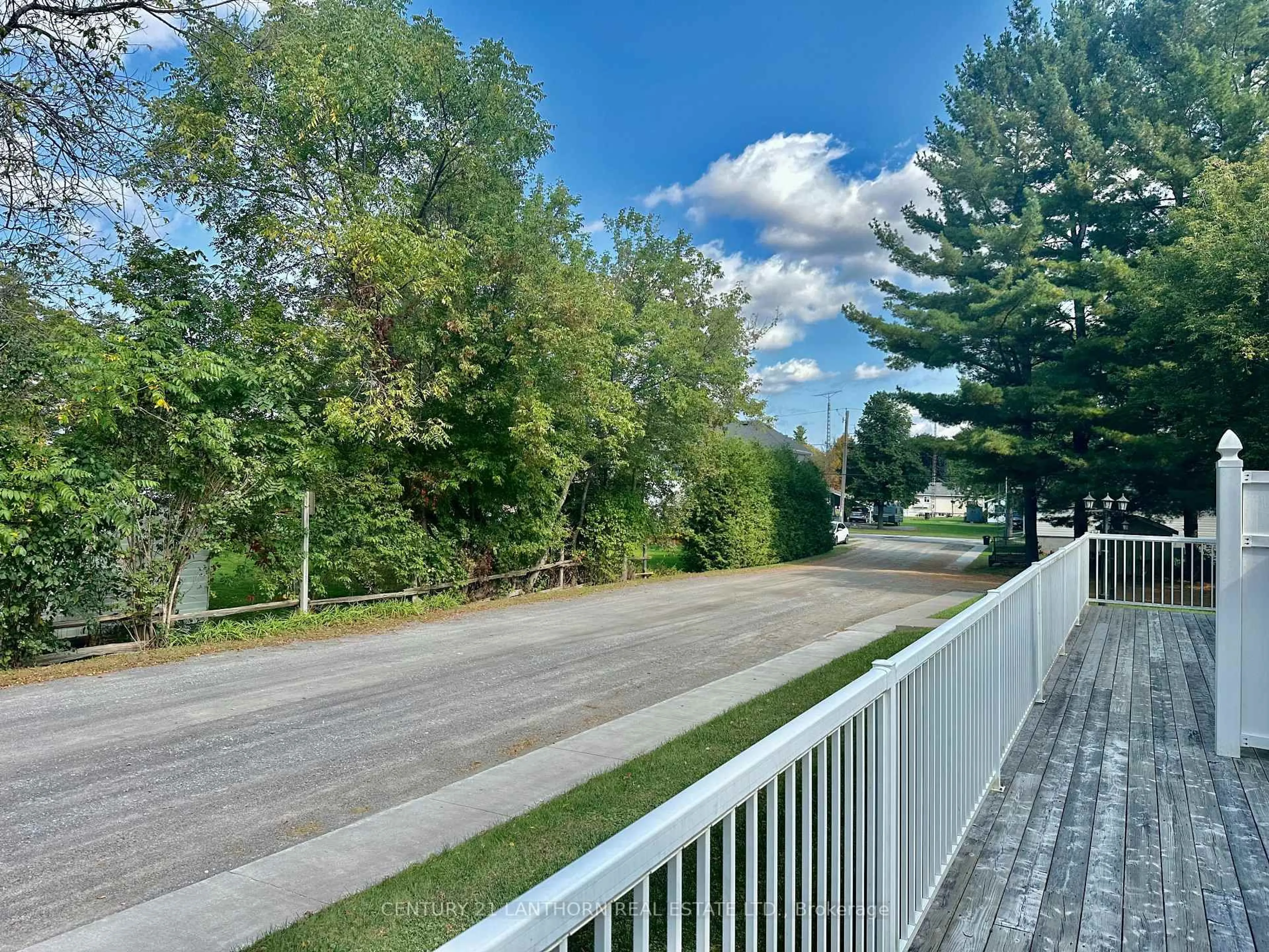 A pic from outside/outdoor area/front of a property/back of a property/a pic from drone, unknown for 494 Metcalf St #3, Tweed Ontario K0K 3J0