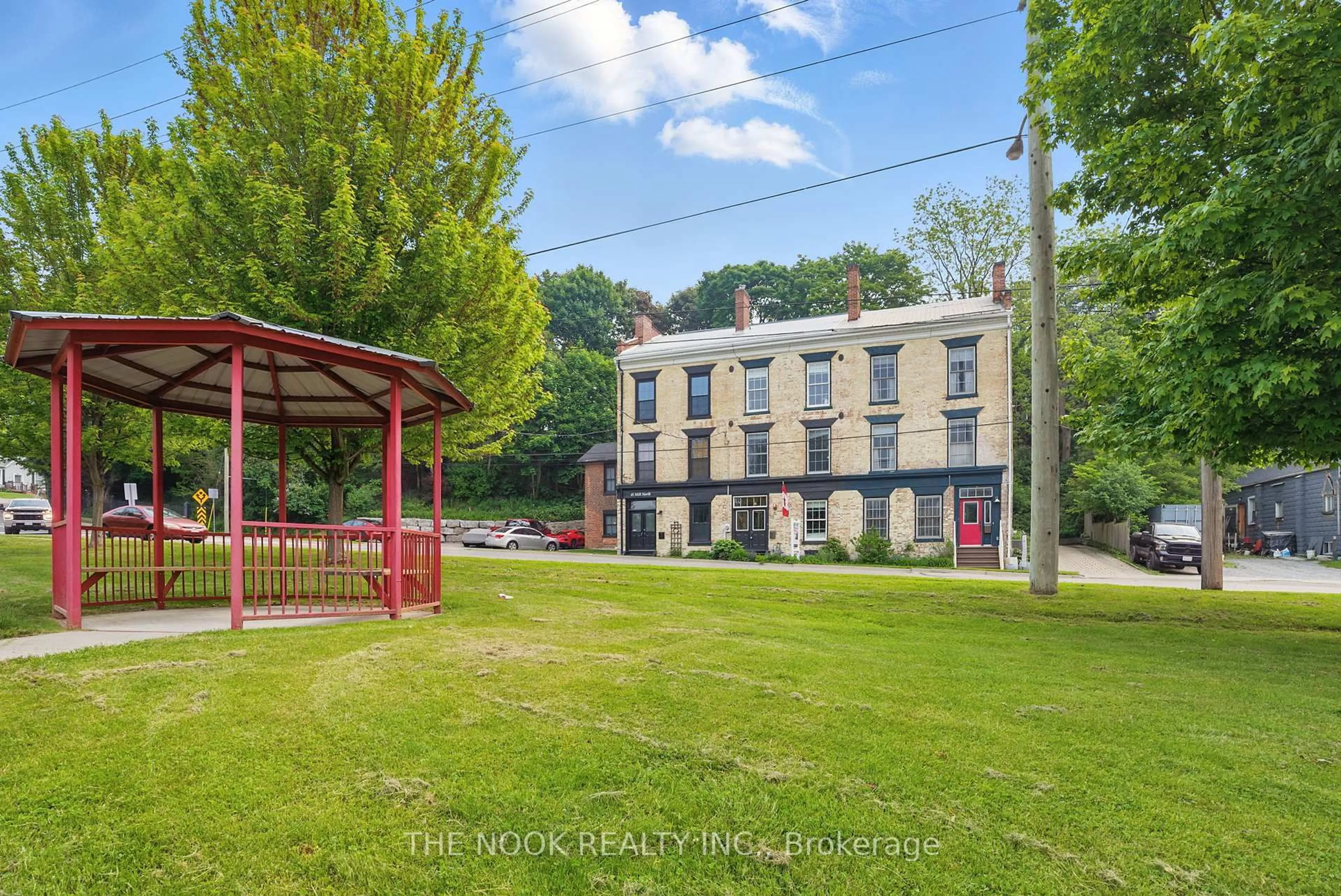 A pic from outside/outdoor area/front of a property/back of a property/a pic from drone, building for 39 Mill St, Port Hope Ontario L1A 2T1