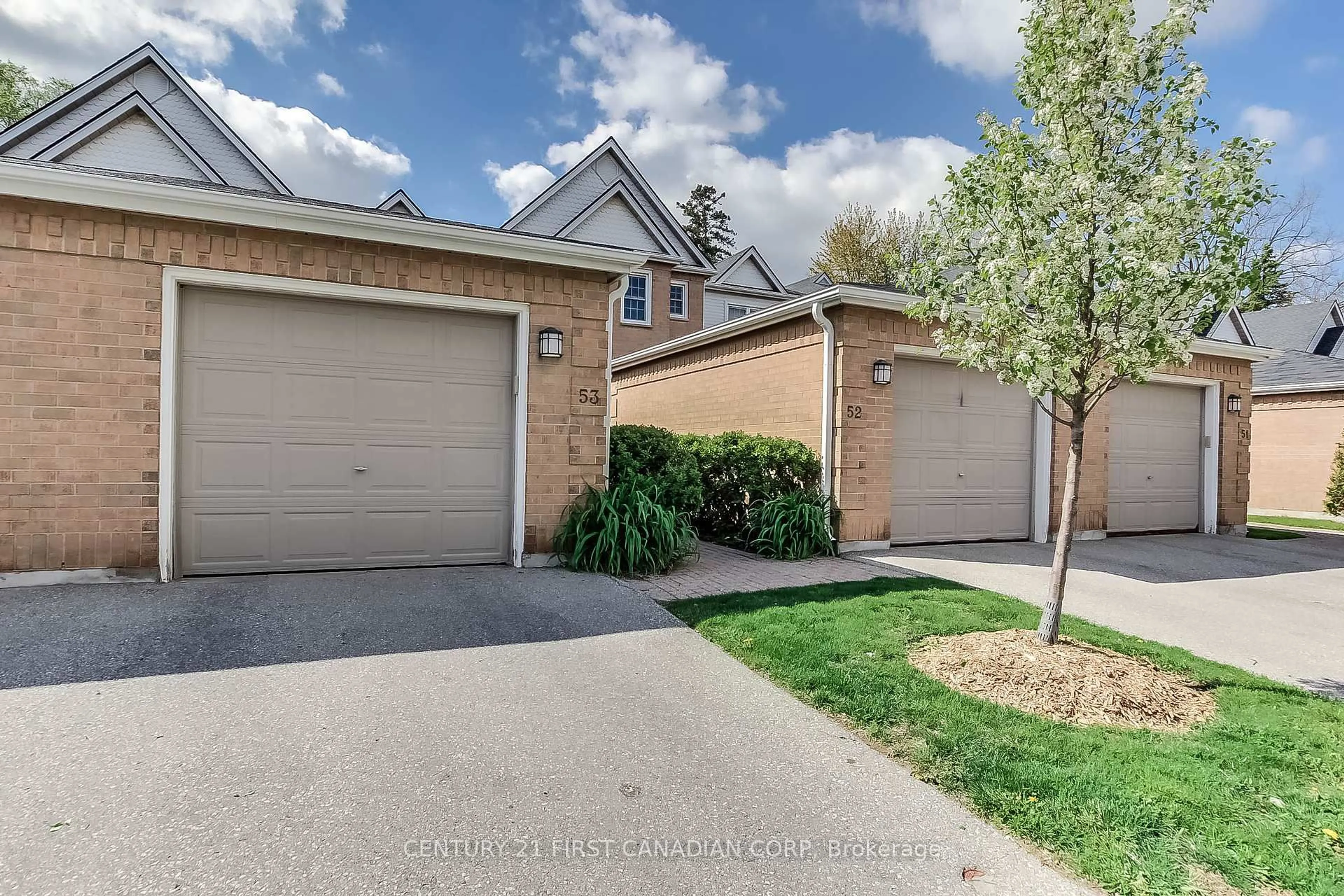 A pic from outside/outdoor area/front of a property/back of a property/a pic from drone, street for 1570 Richmond St #53, London North Ontario N6G 4W2