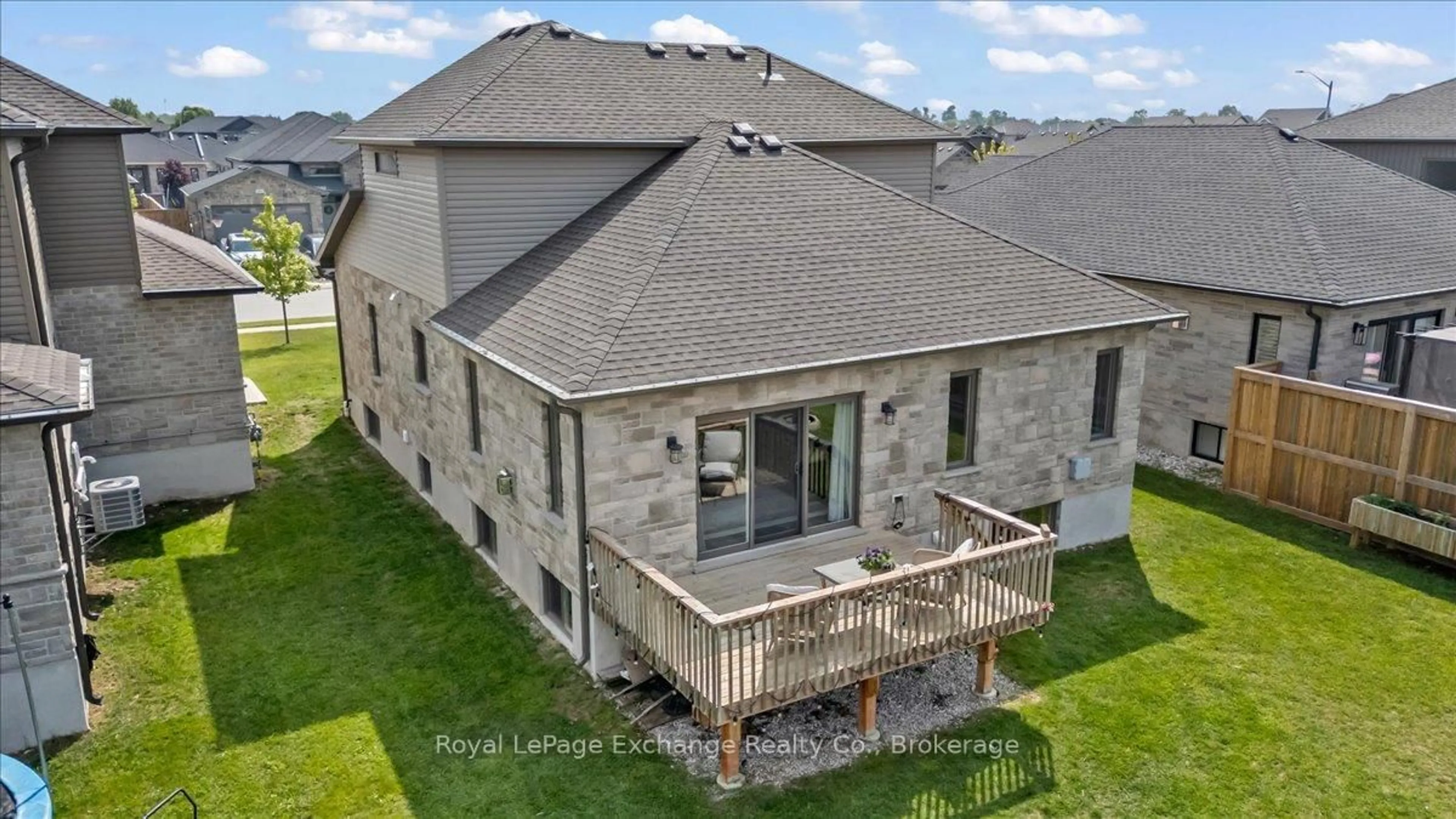 A pic from outside/outdoor area/front of a property/back of a property/a pic from drone, building for 383 Northport Dr, Saugeen Shores Ontario N0H 2C8