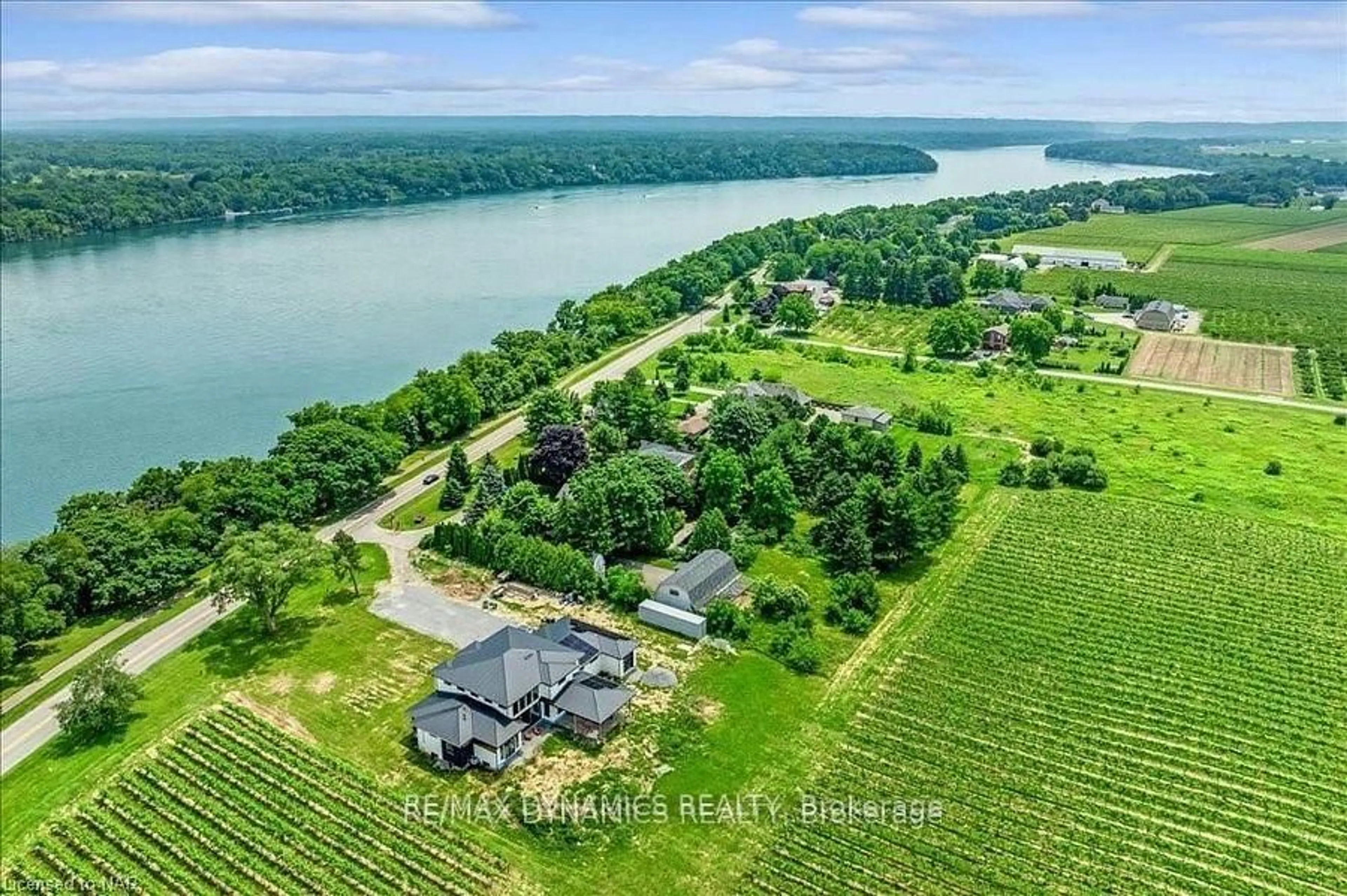 A pic from outside/outdoor area/front of a property/back of a property/a pic from drone, water/lake/river/ocean view for 15842 NIAGARA RIVER Pkwy, Niagara-on-the-Lake Ontario L0S 1J0