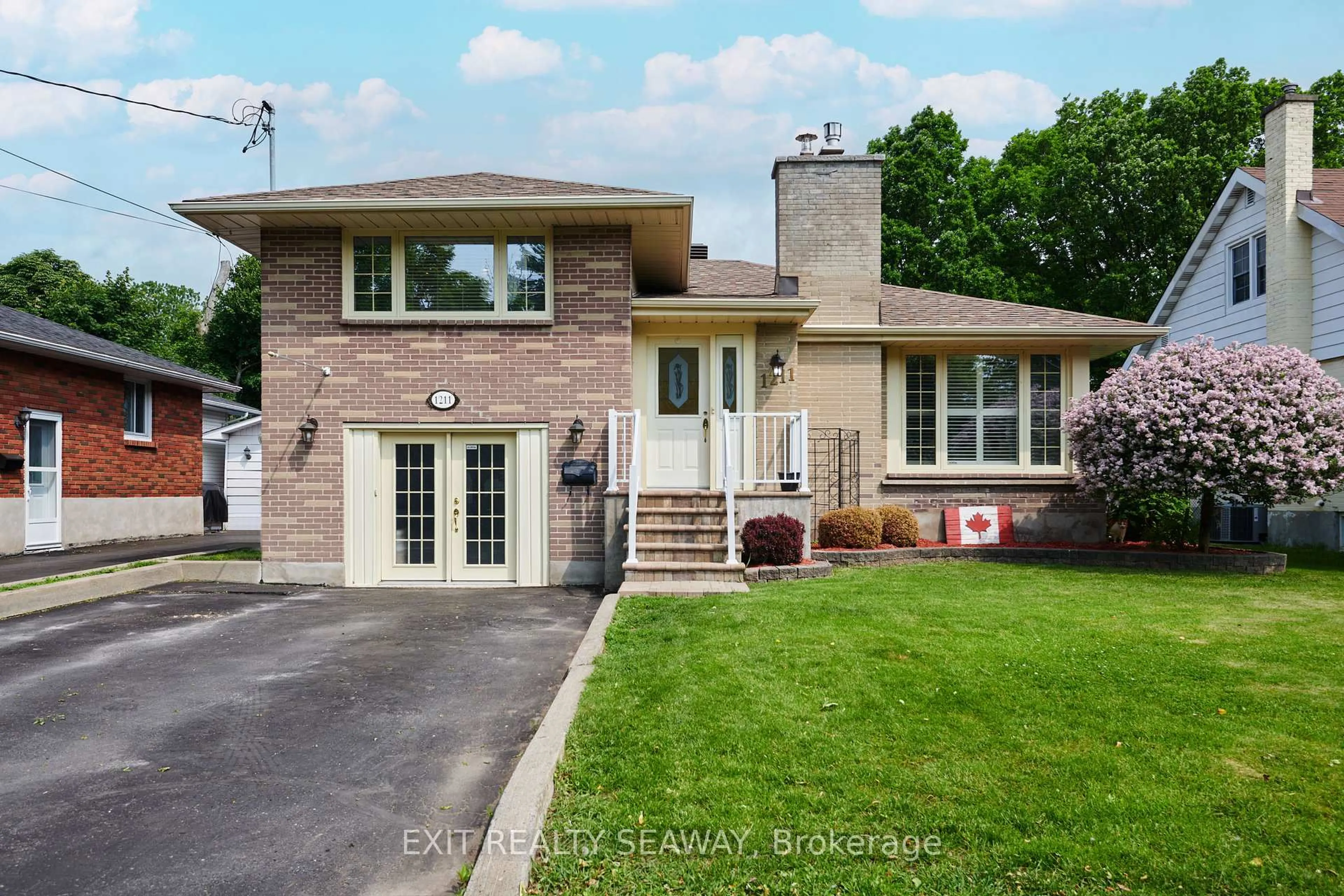 Home with brick exterior material, street for 1211 Leonard Ave, Cornwall Ontario K6J 1M5