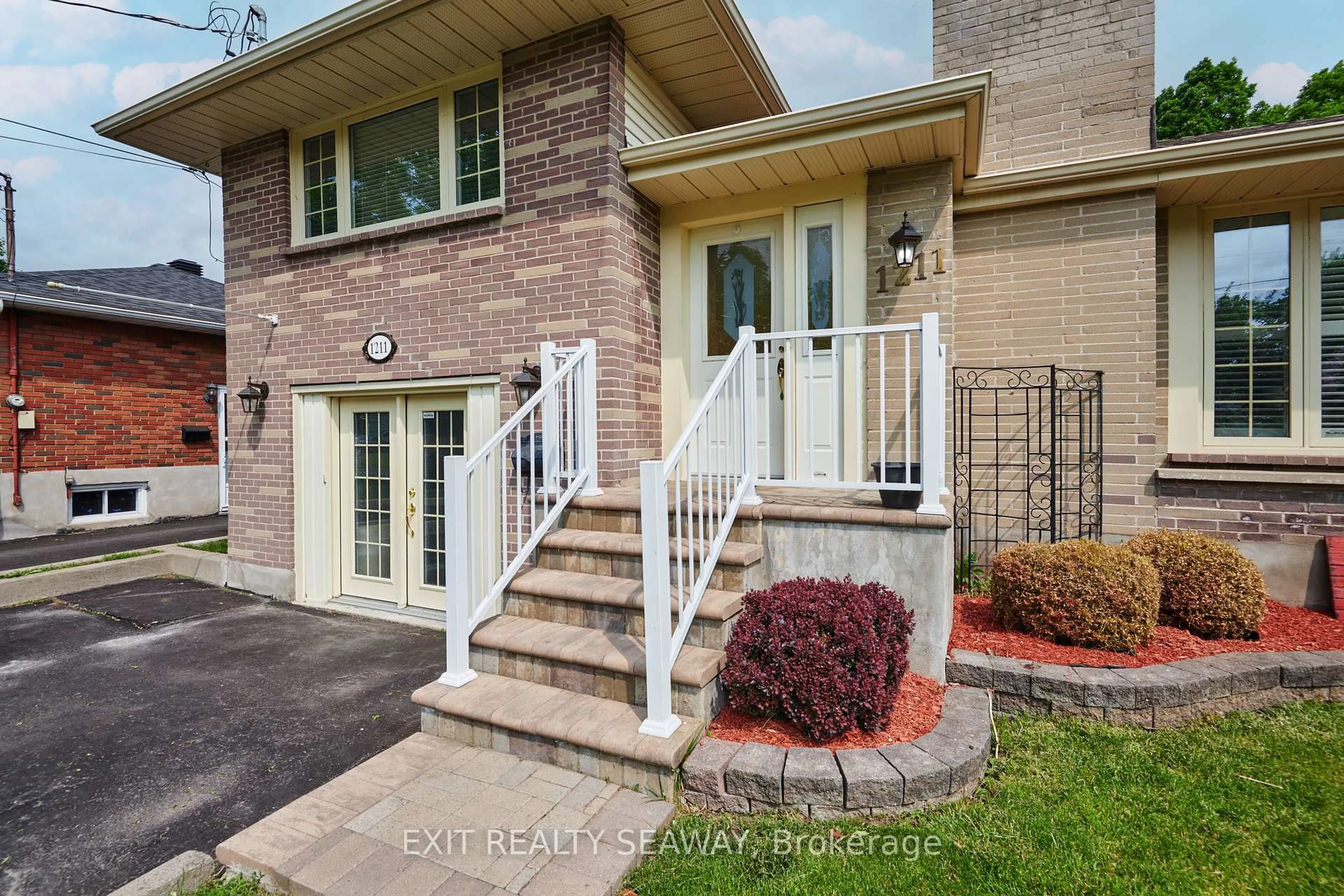 Home with brick exterior material, street for 1211 Leonard Ave, Cornwall Ontario K6J 1M5