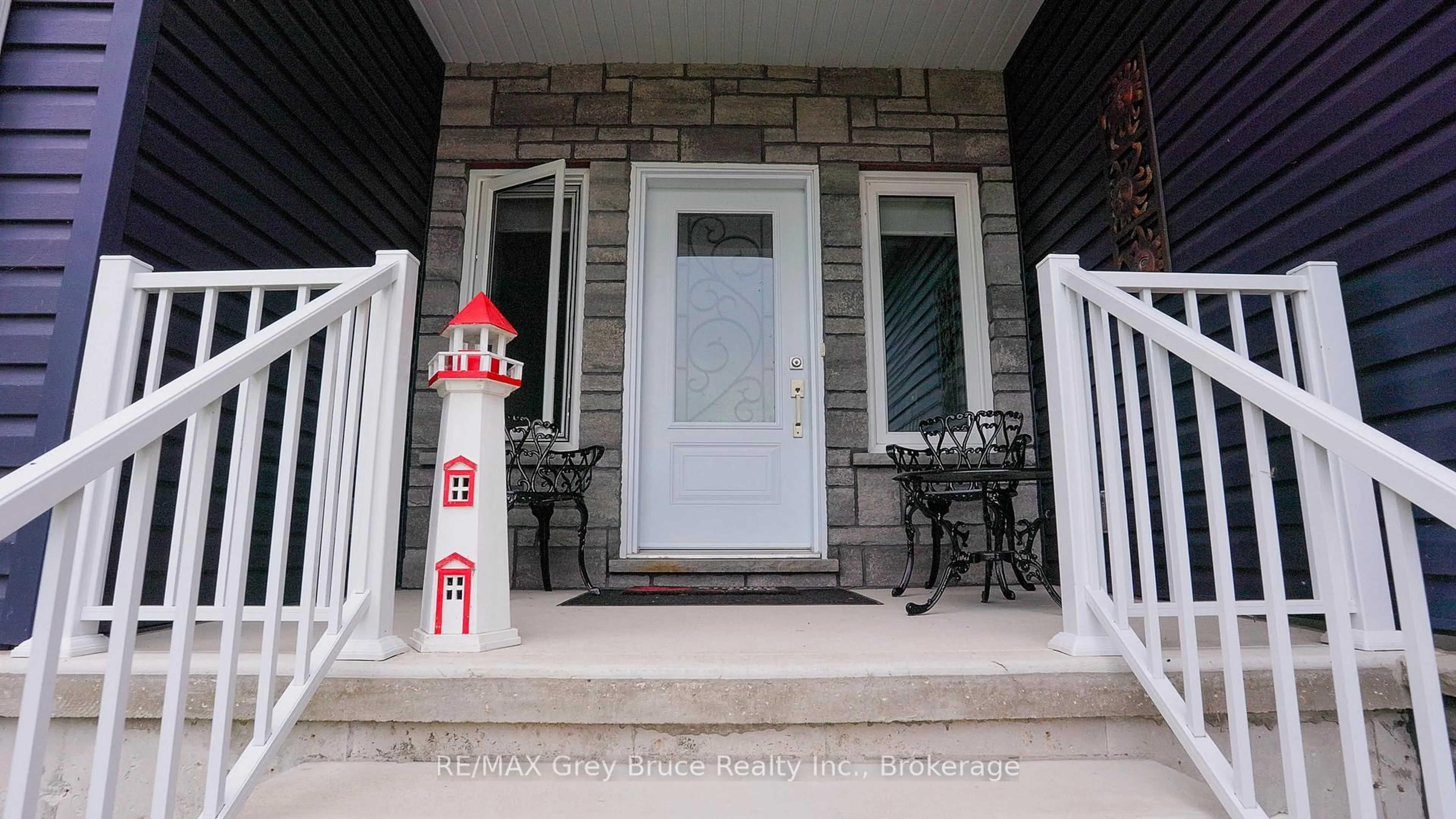 Indoor entryway for 350293 A Concession, Meaford Ontario N0H 1B0