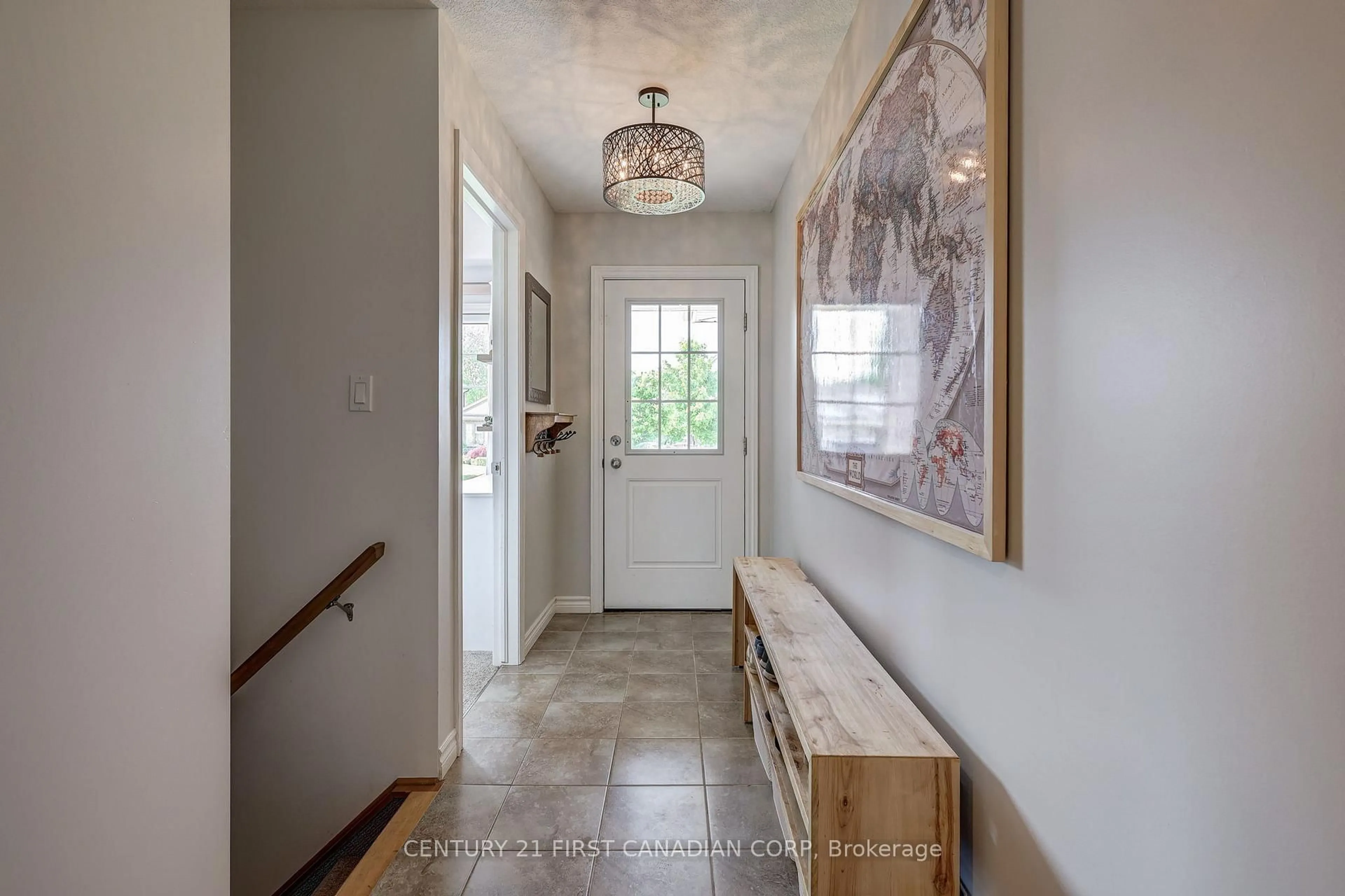 Indoor entryway for 81 Westlake Dr, St. Thomas Ontario N5P 0B7