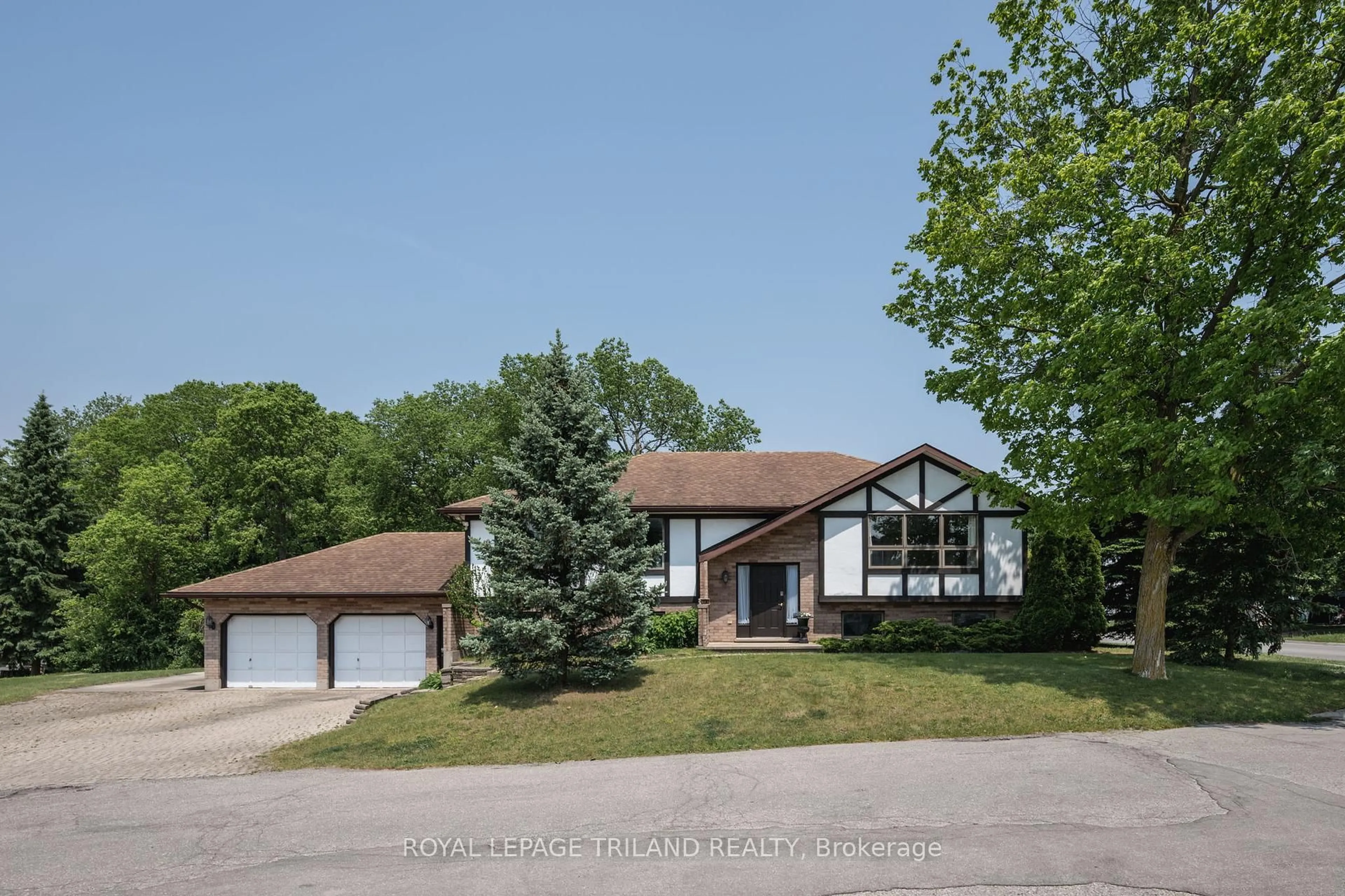 Unknown for 116 Charles St, Ingersoll Ontario N5C 2L8