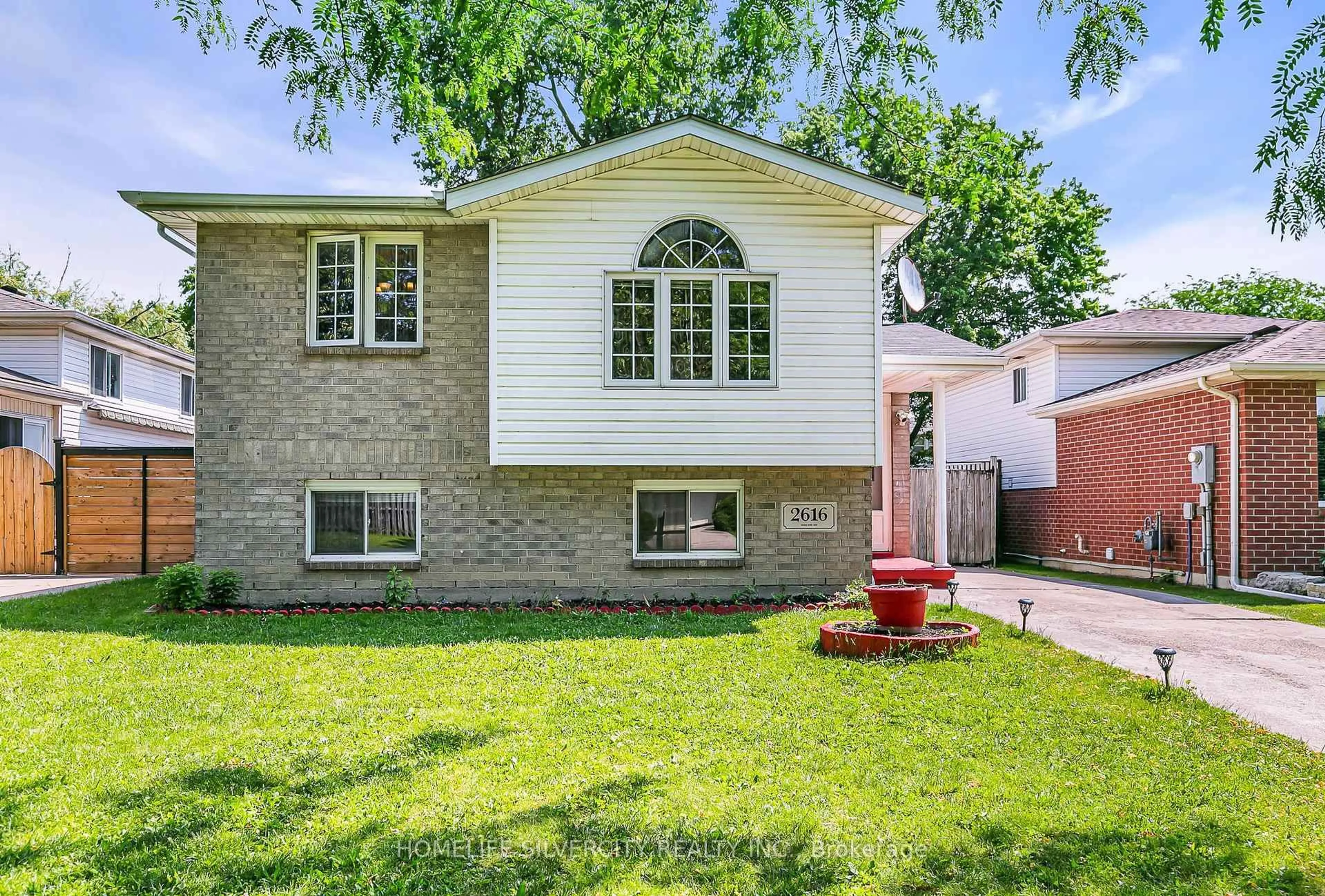 Home with brick exterior material, street for 2616 Allyson Ave, Windsor Ontario N8W 5N6