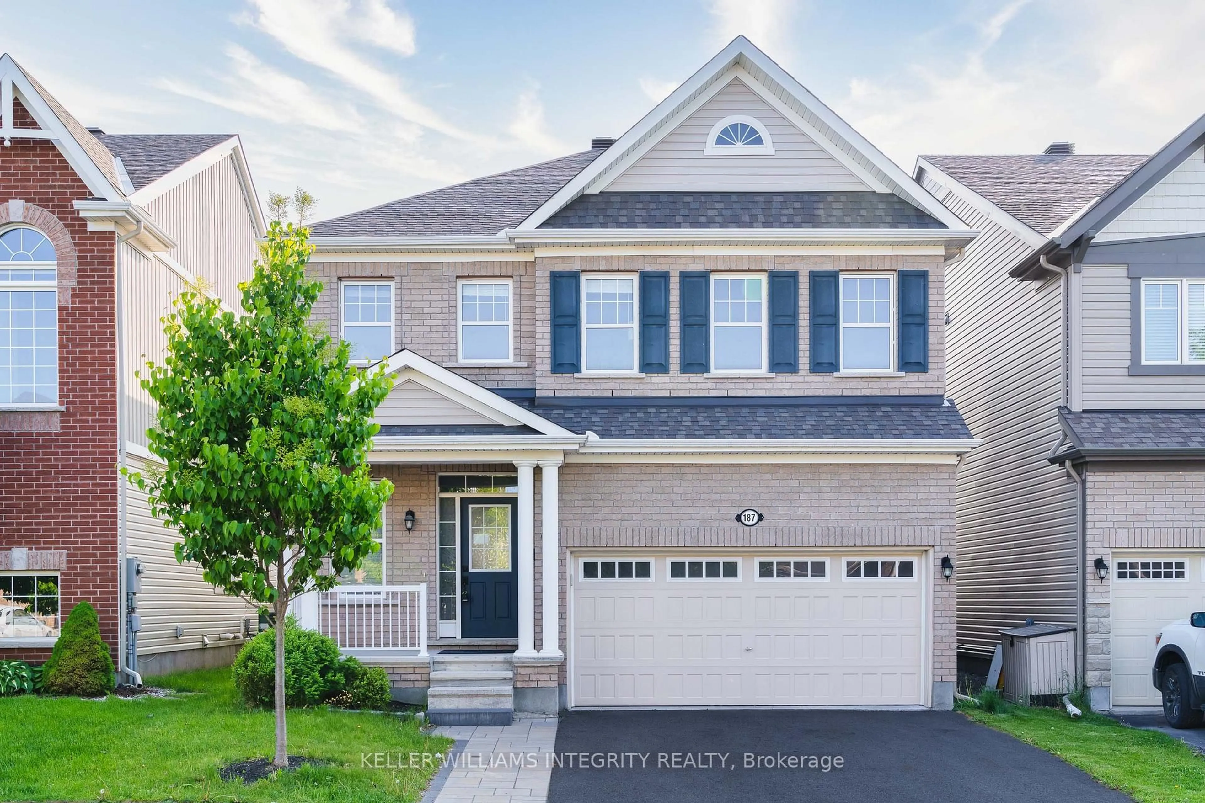 Home with vinyl exterior material, street for 187 Lamprey St, Ottawa Ontario K2J 6C3