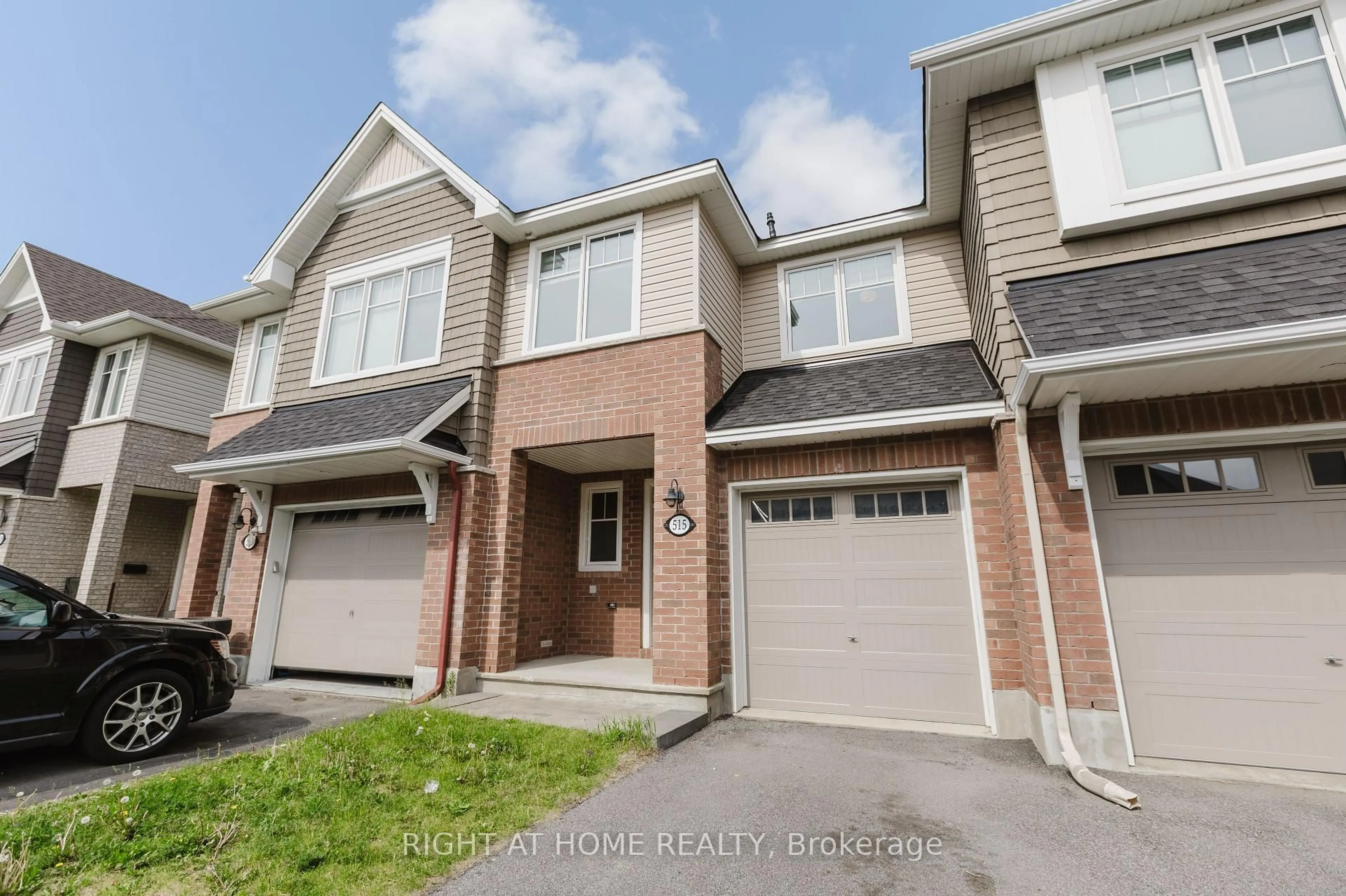 A pic from outside/outdoor area/front of a property/back of a property/a pic from drone, street for 515 Muscari St, Ottawa Ontario K1T 0S3