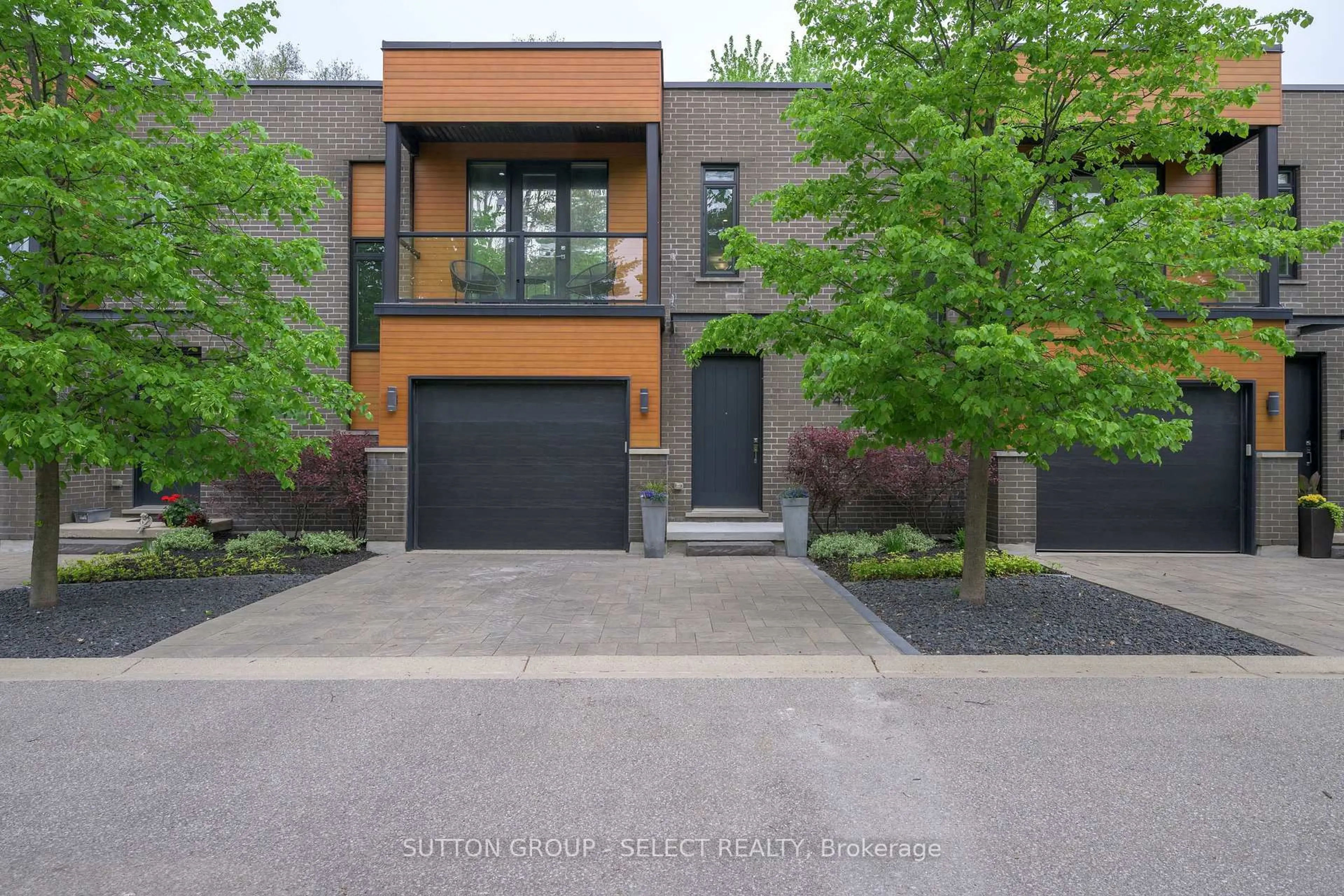 Home with brick exterior material, street for 433 Hyde Park Rd #4, London North Ontario N6H 3R9