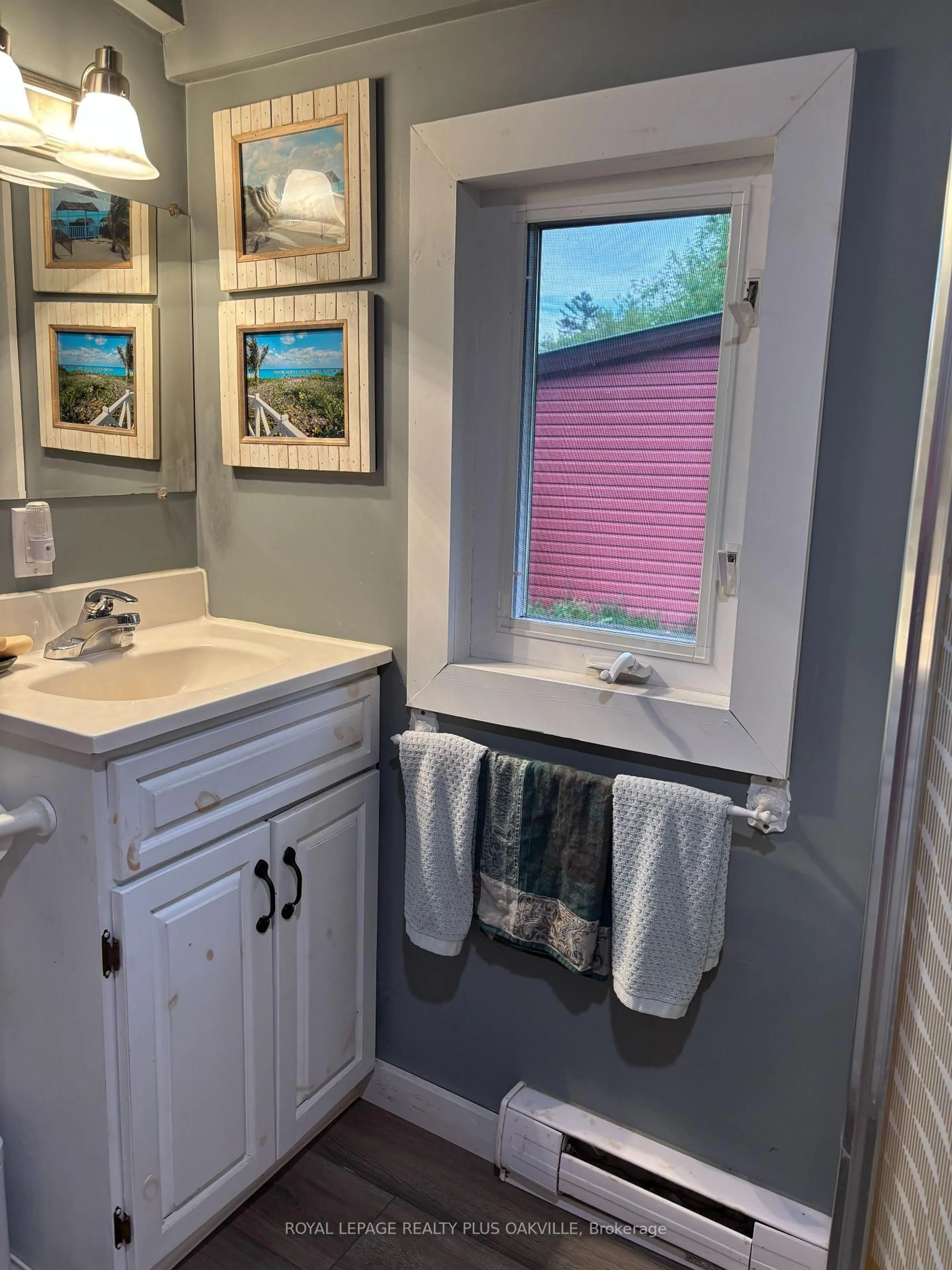 Standard bathroom, ceramic/tile floor for 322 Bobcaygeon Rd, Minden Hills Ontario K0M 2K0