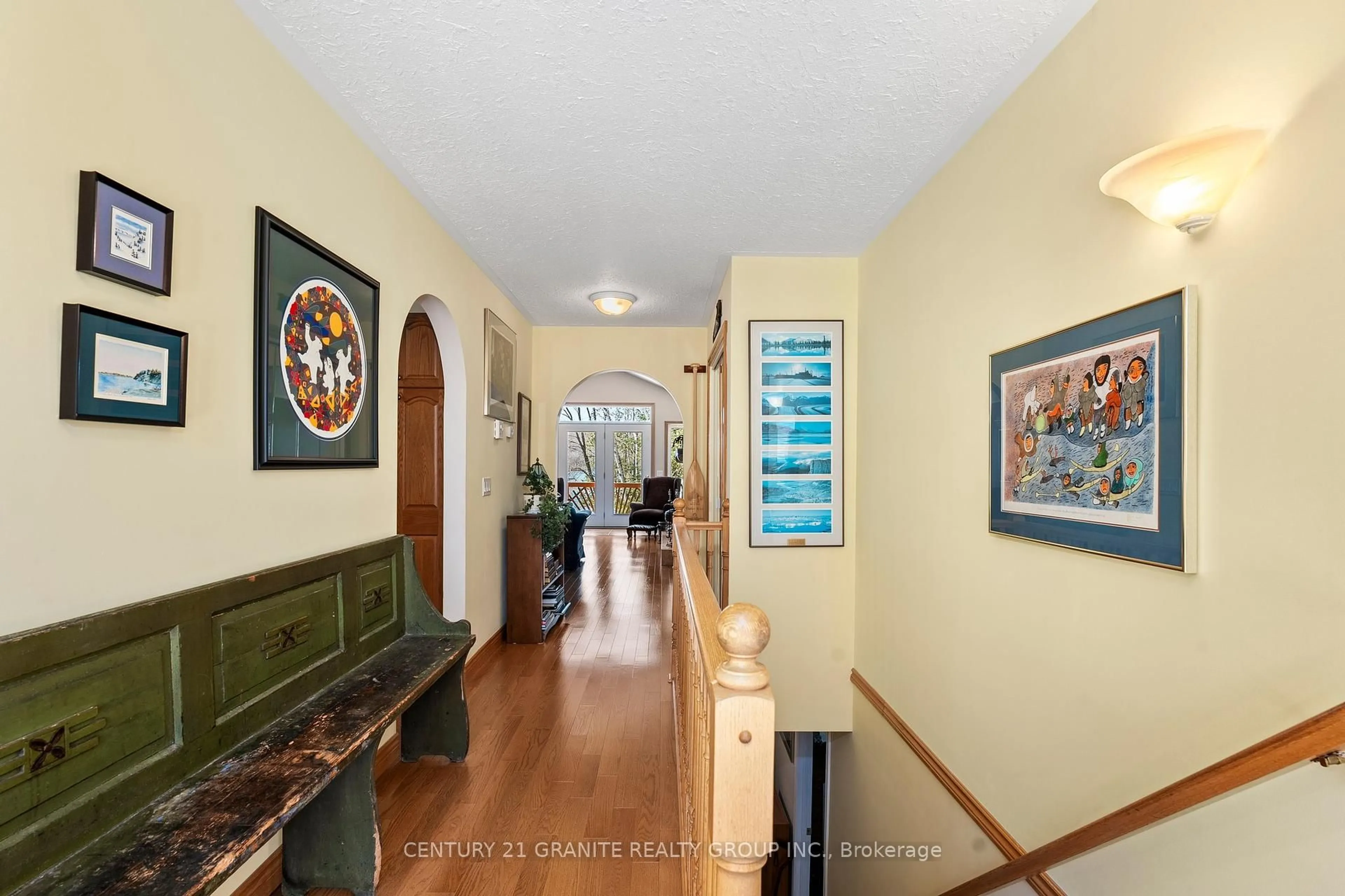 Indoor foyer for 54 Cedar Dr, Bancroft Ontario K0L 1C0