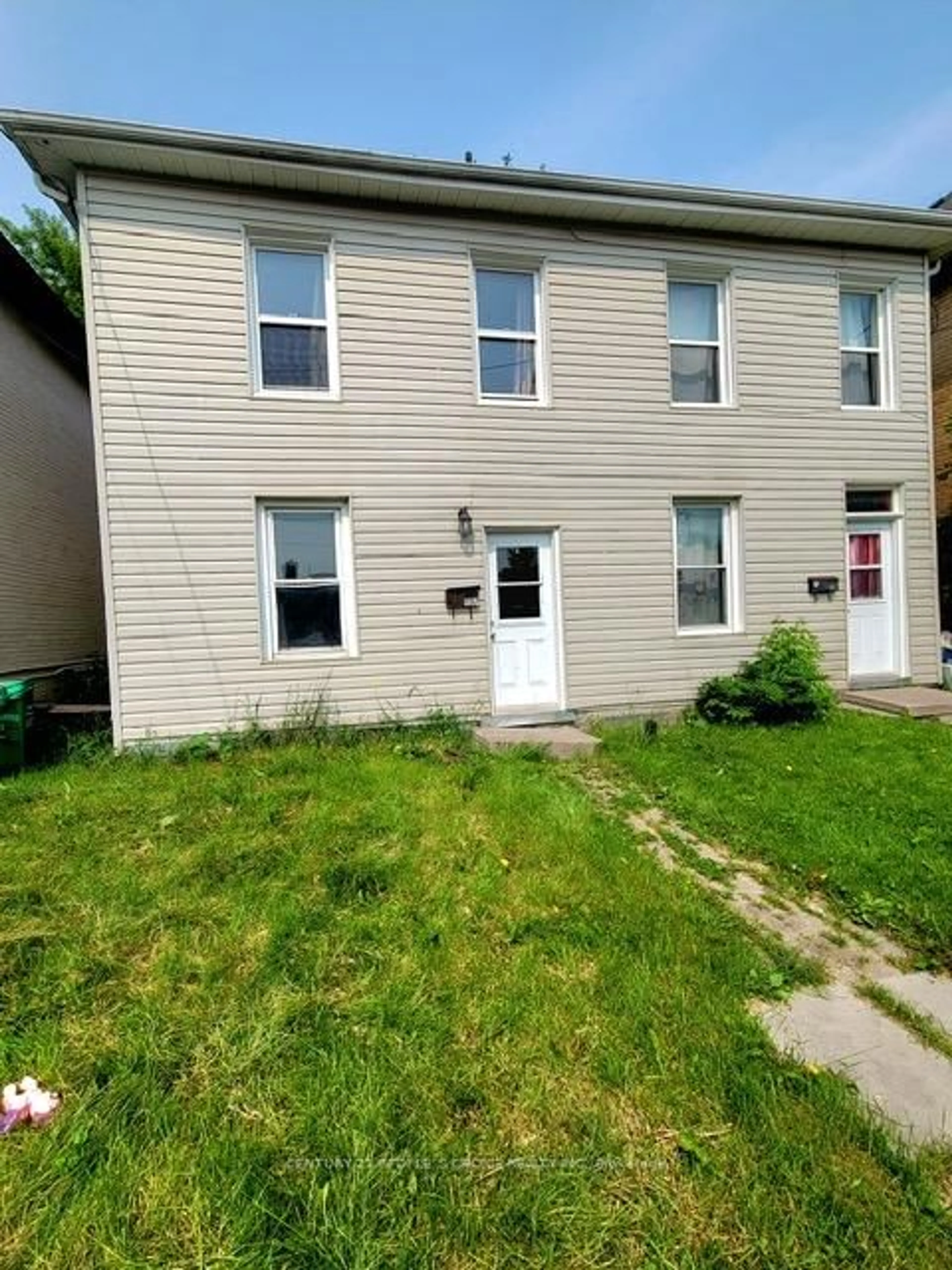 Unknown for 137-139 Stewart St, Peterborough Central Ontario K9J 3M3