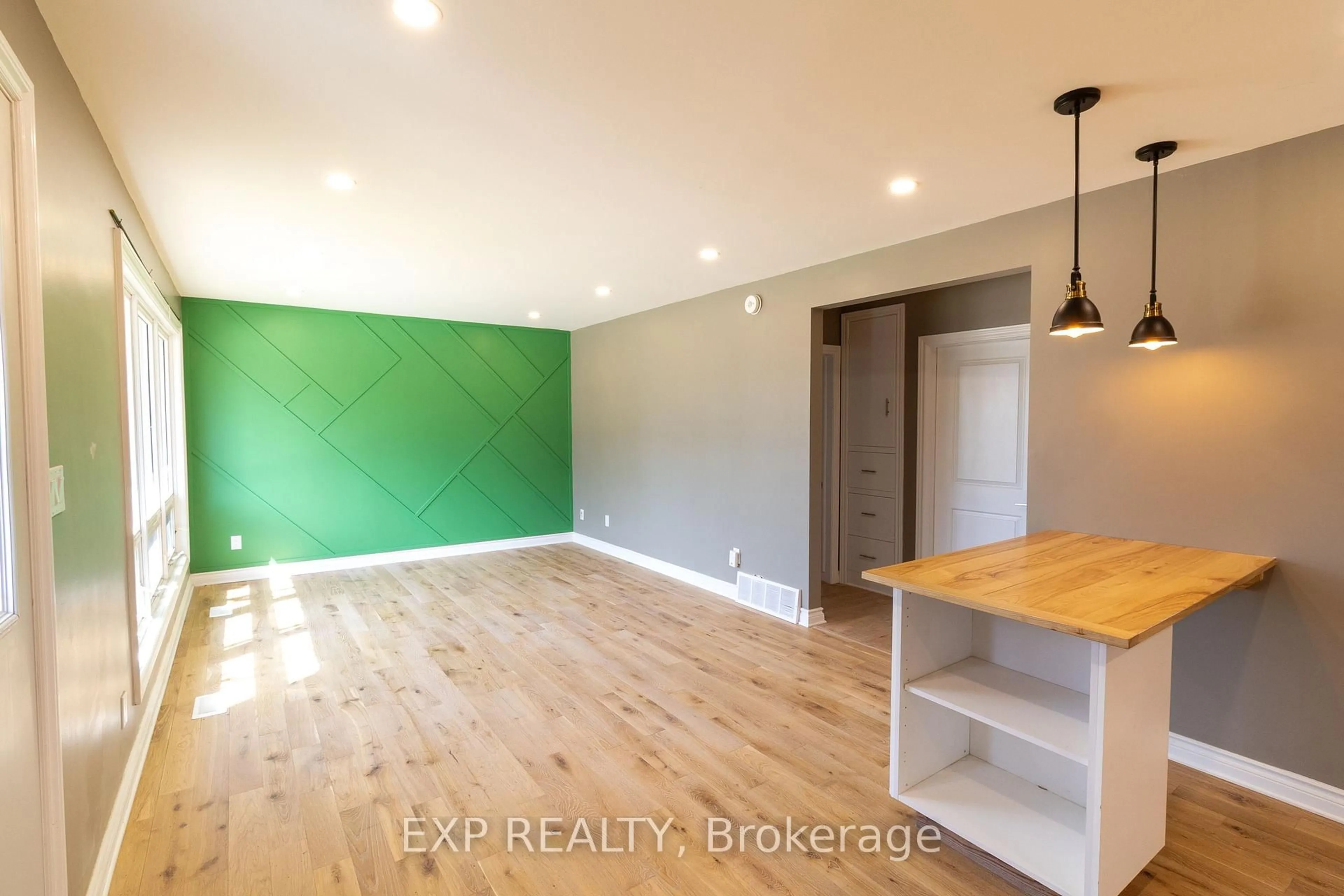 A pic of a room for 28 Gladstone Ave, London South Ontario N5Z 3R1