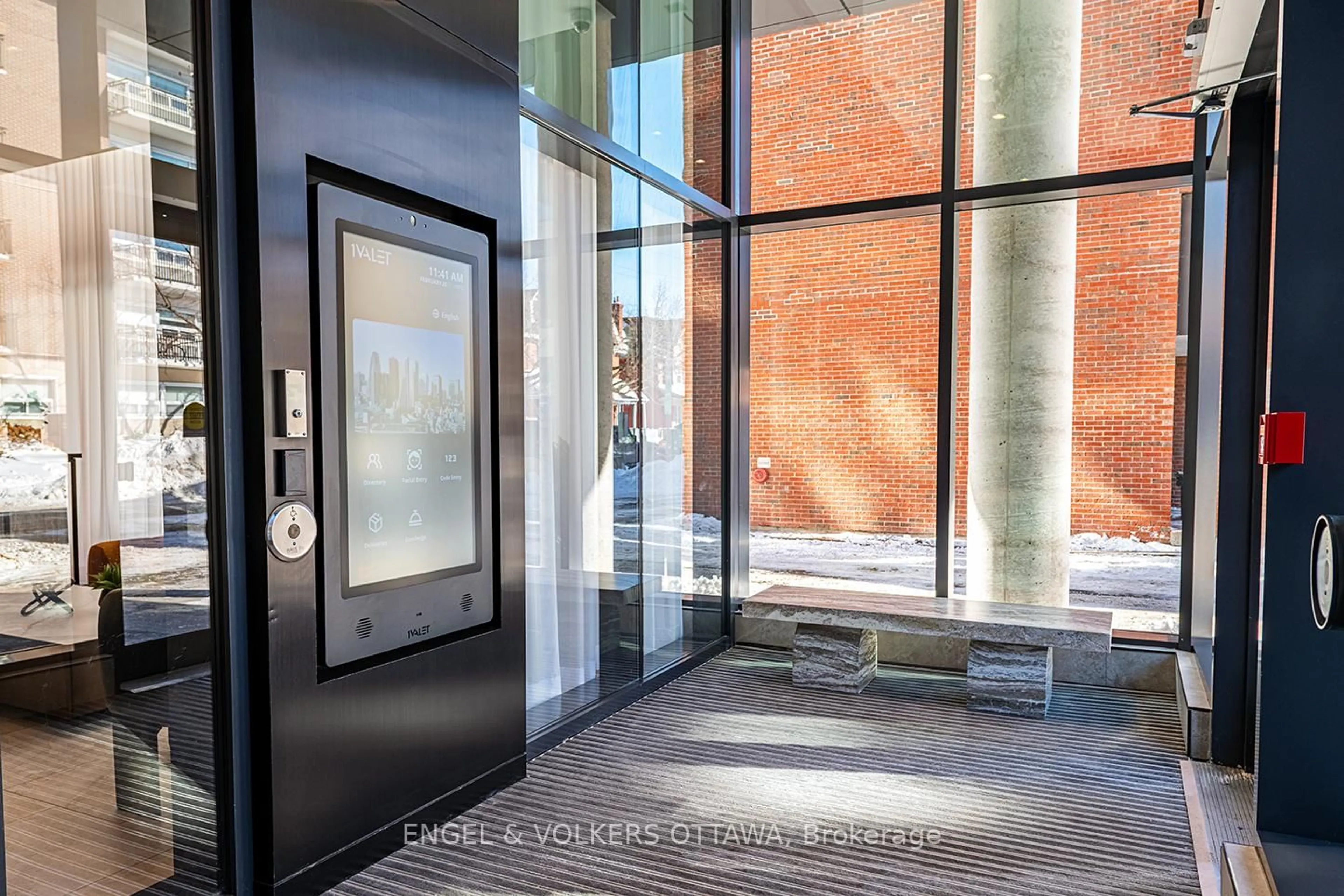 Indoor foyer for 10 James St #613, Ottawa Ontario K2P 1T2