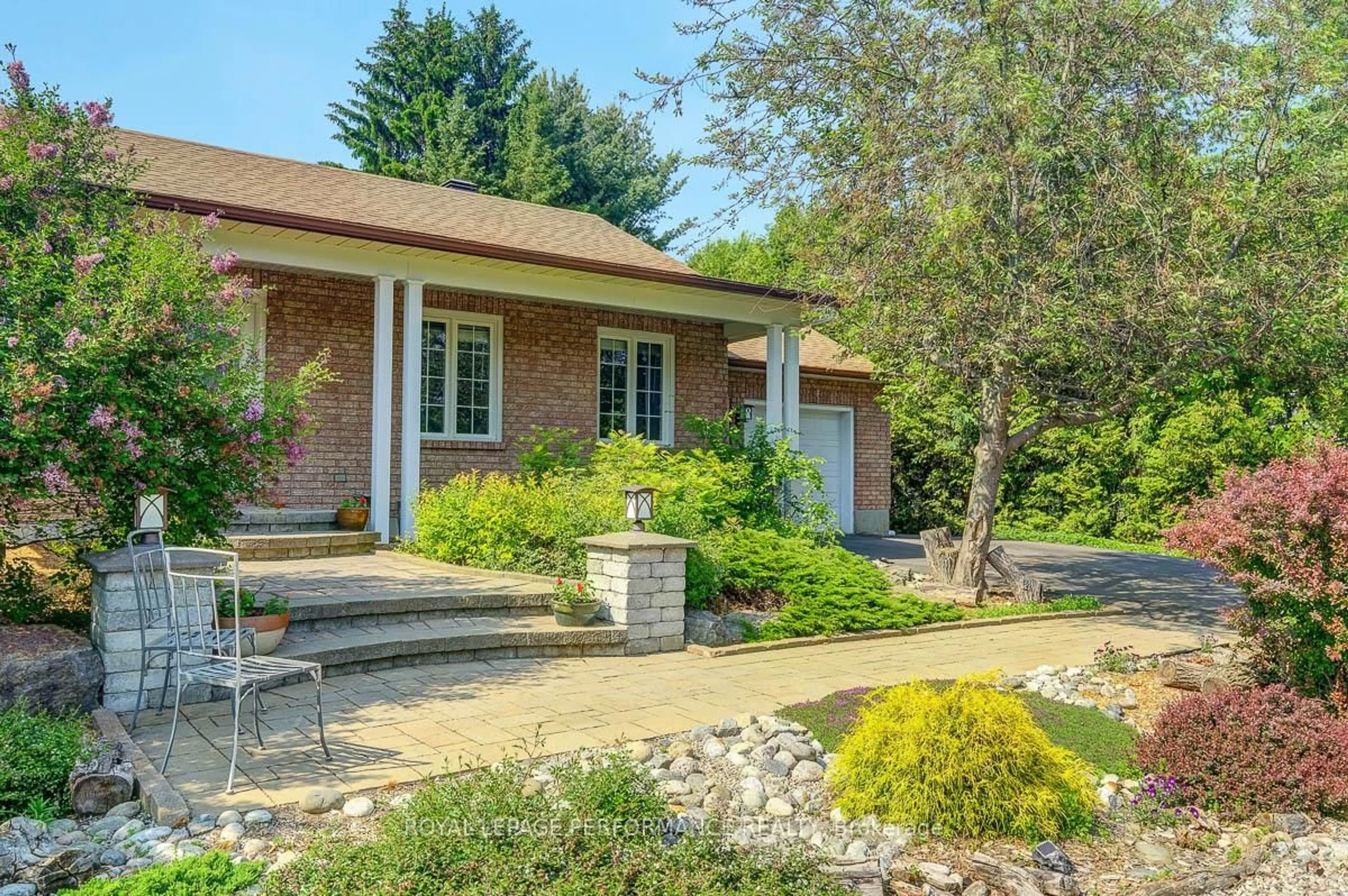 Home with brick exterior material, street for 1895 Horizon Dr, Vars Ontario K0A 3H0