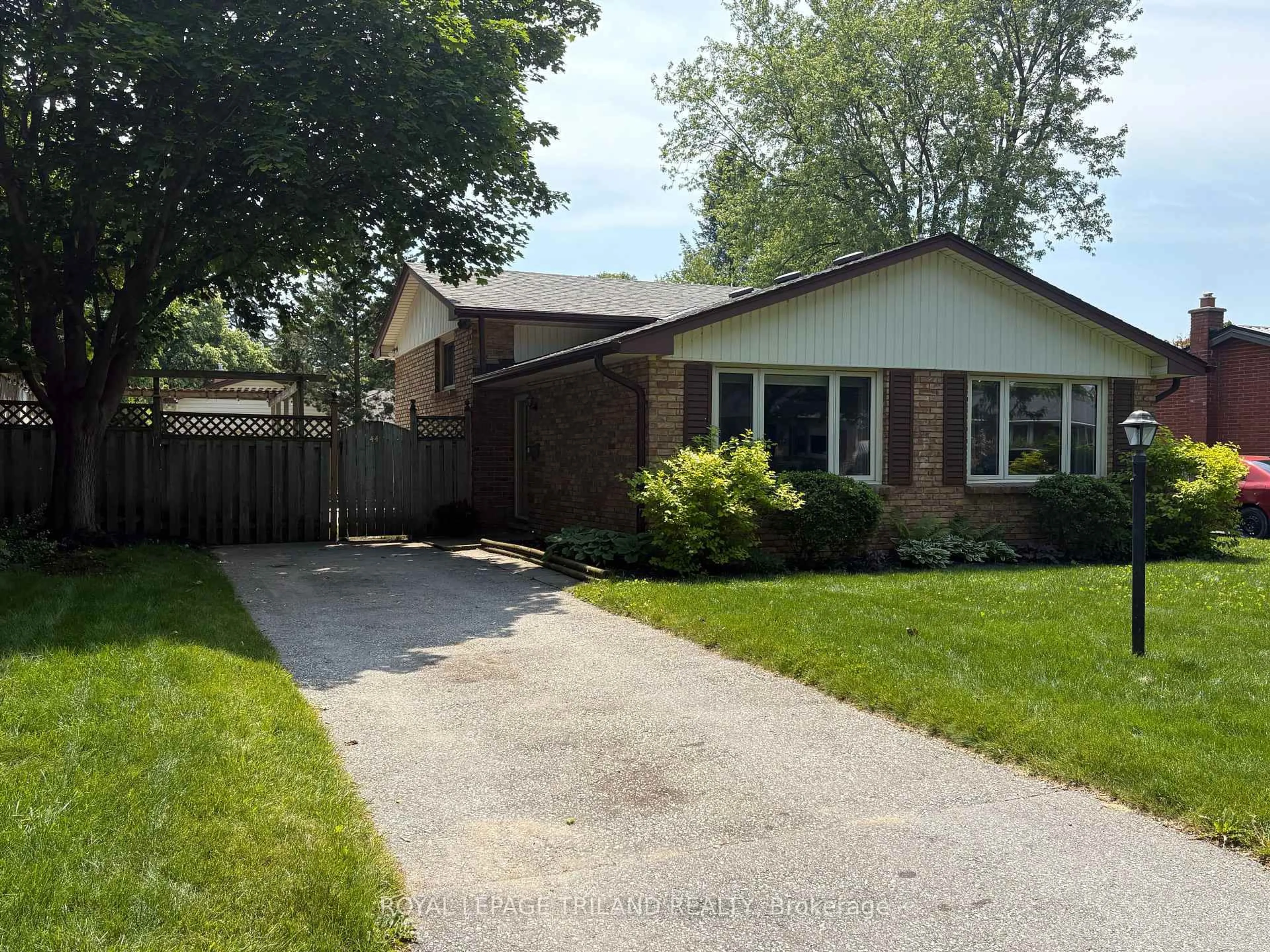 Unknown for 44 TWEED Cres, London North Ontario N5X 1Z4
