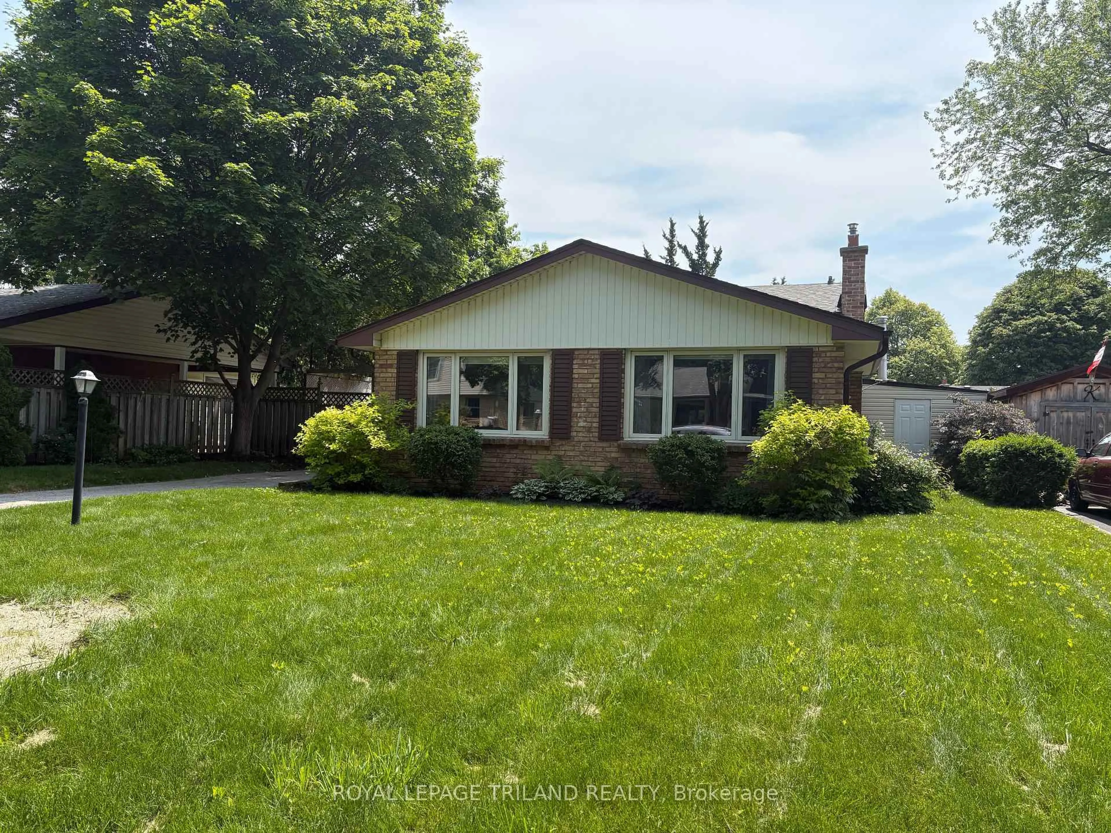 Unknown for 44 TWEED Cres, London North Ontario N5X 1Z4