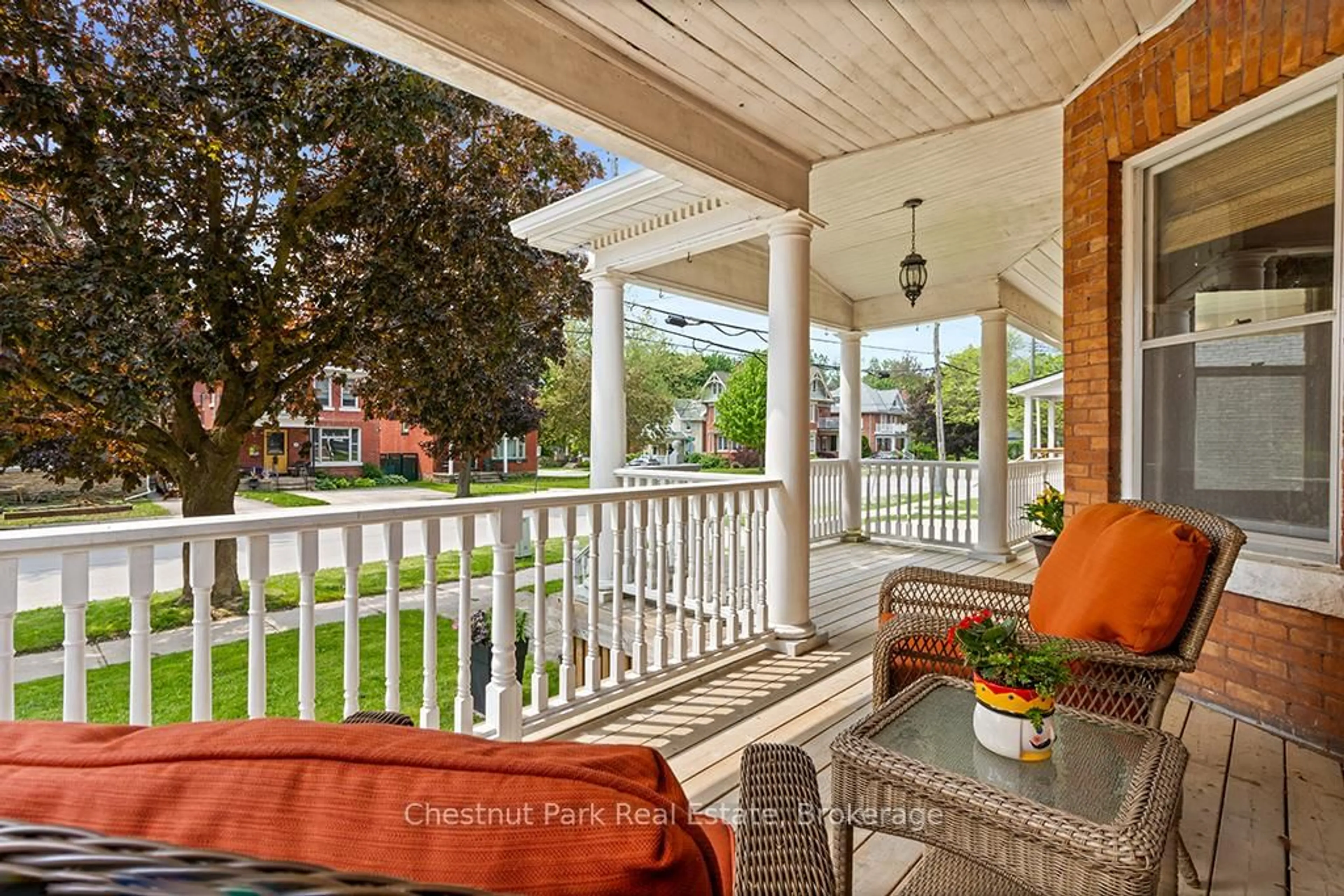 Patio, street for 689 4th Ave, Owen Sound Ontario N4K 2N3