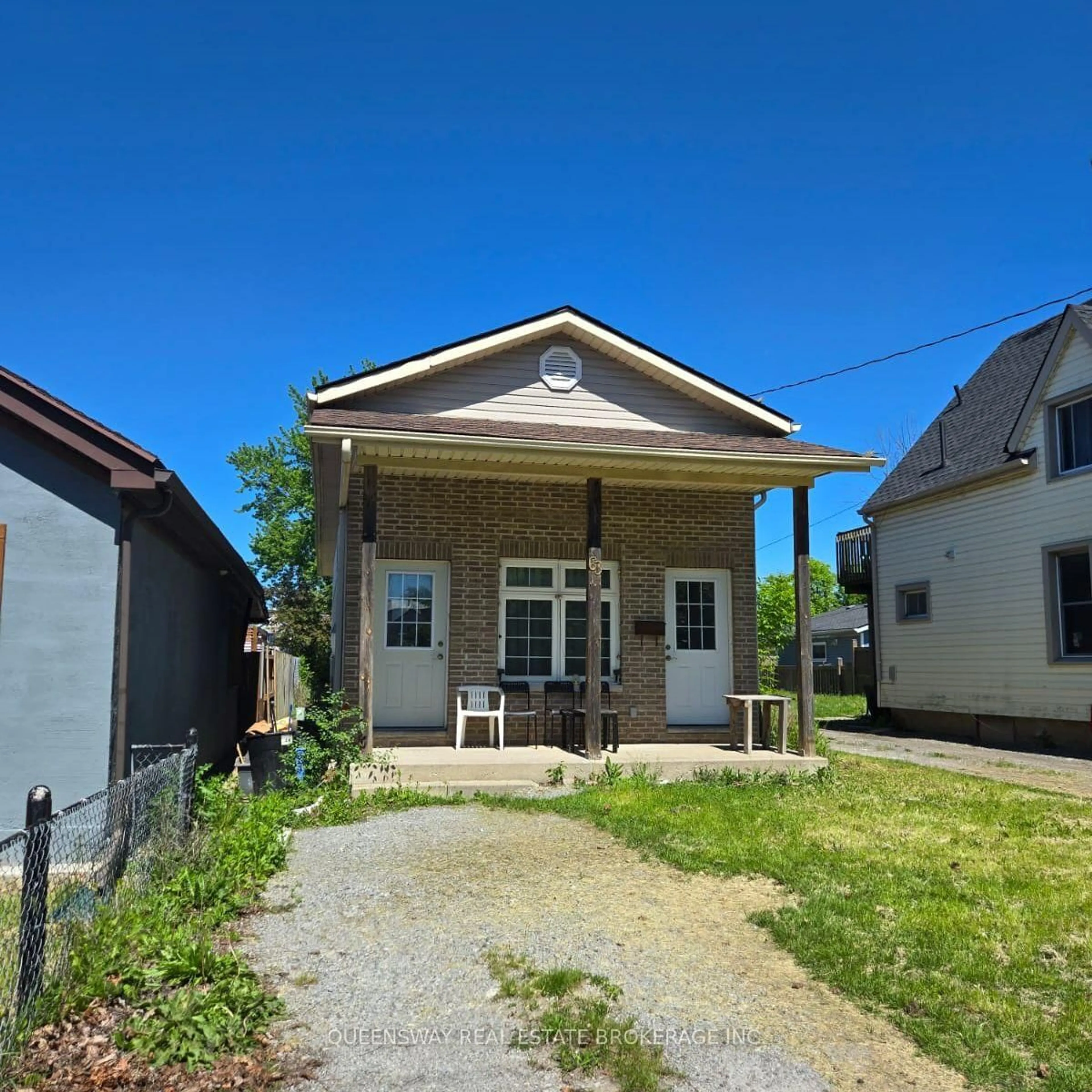 A pic from outside/outdoor area/front of a property/back of a property/a pic from drone, street for 63 Edith St, St. Catharines Ontario L2S 2P8
