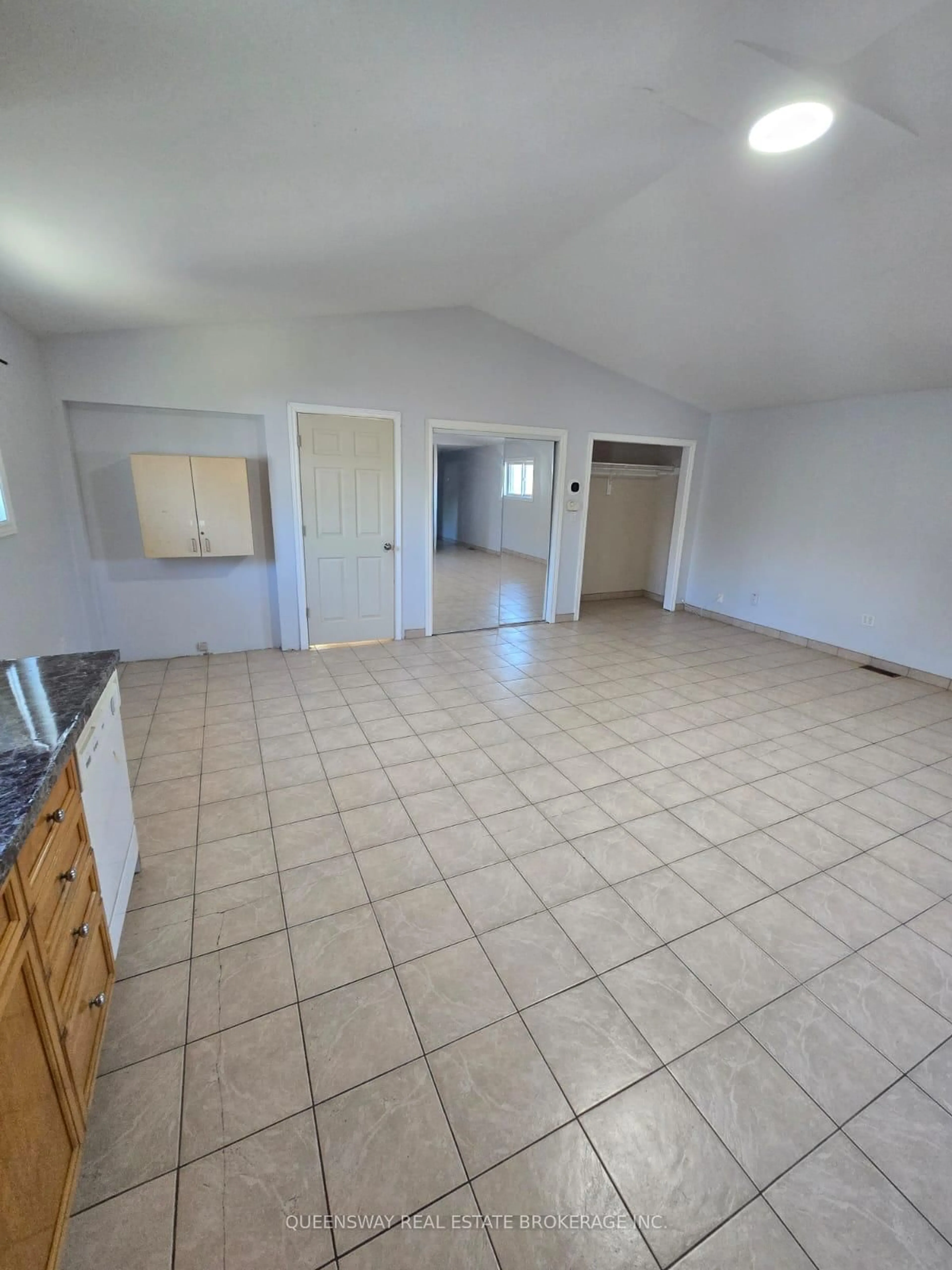 A pic of a room for 63 Edith St, St. Catharines Ontario L2S 2P8