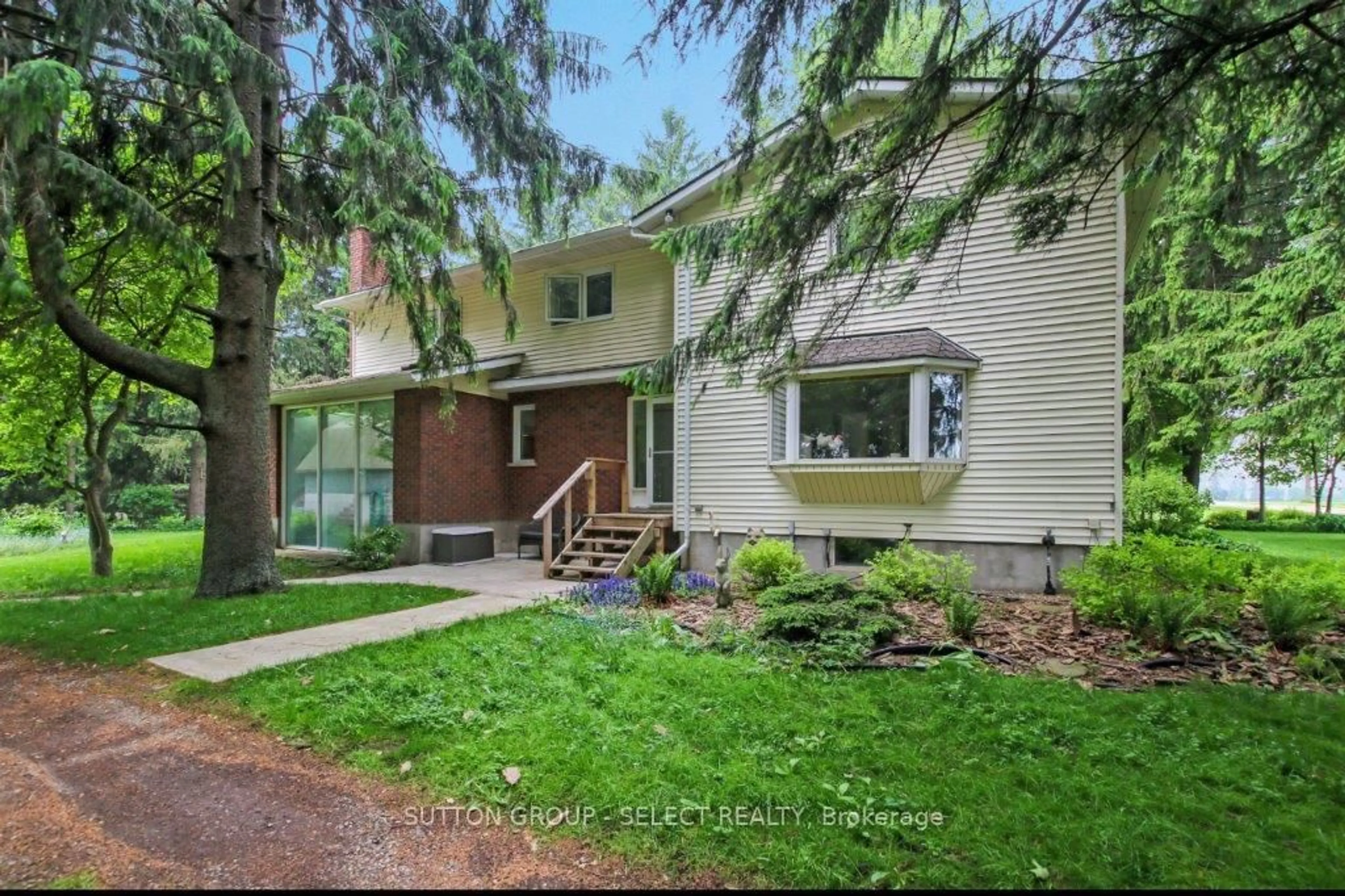 Unknown for 23471 HERITAGE Rd, Thames Centre Ontario N0M 2P0