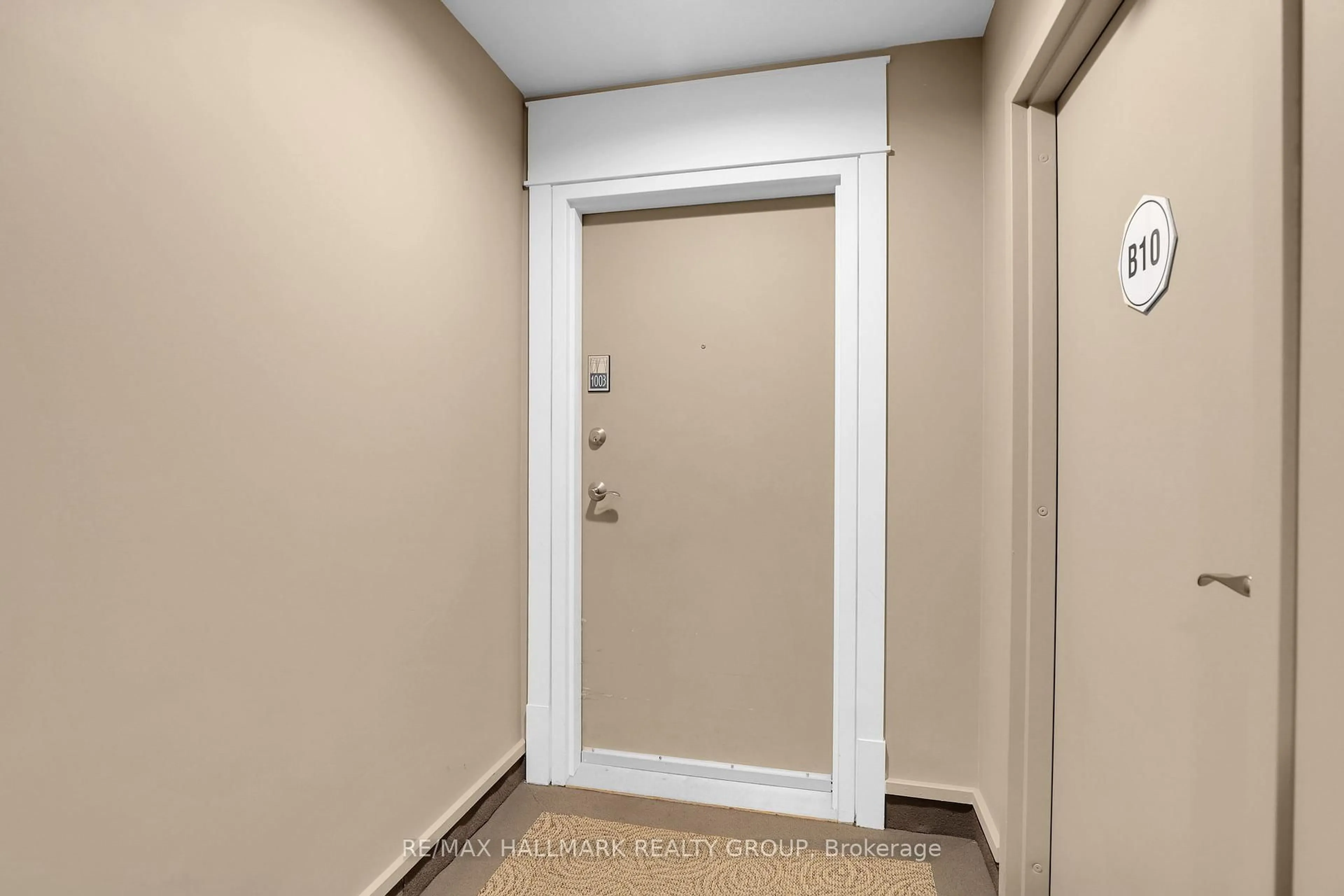 Indoor entryway for 85 BRONSON Ave #1003, Ottawa Ontario K1R 6G7