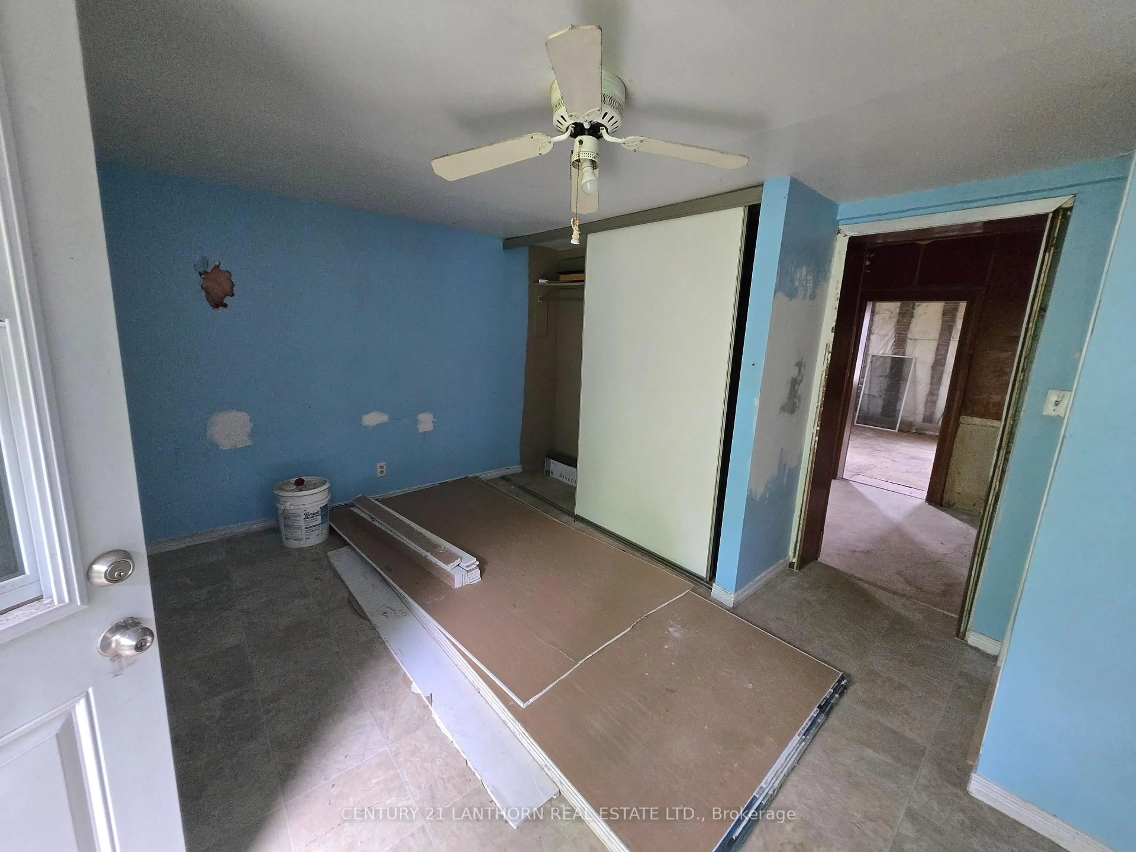 A pic of a room for 188 Dundas St, Quinte West Ontario K8V 3R2