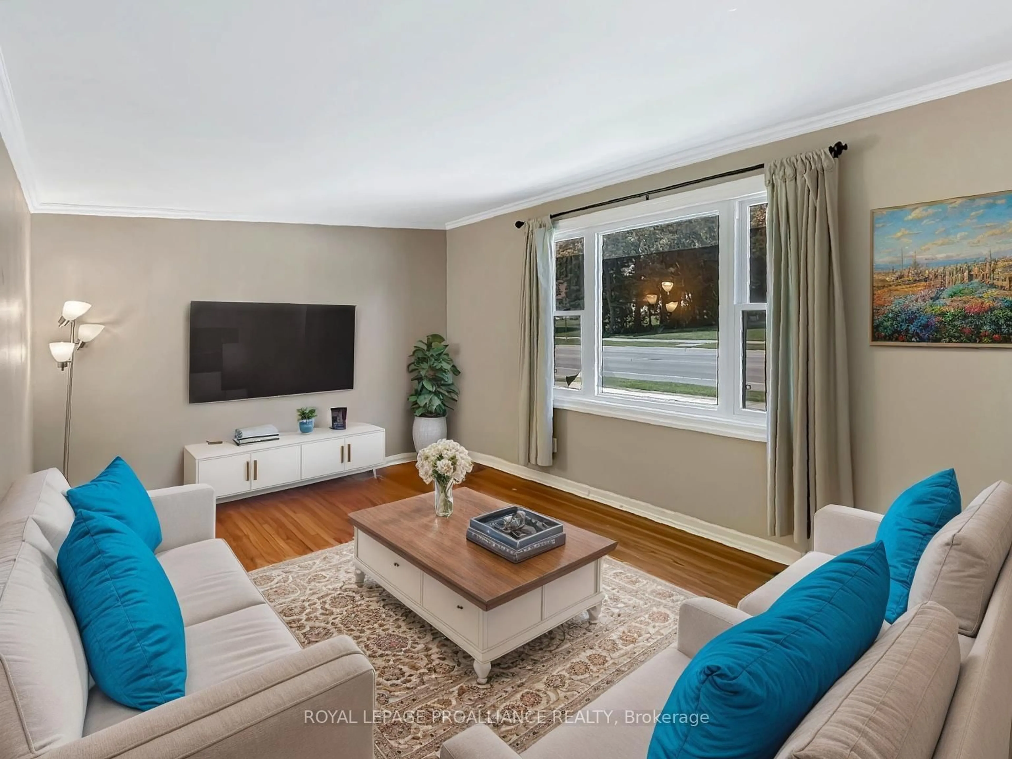 Living room with furniture, unknown for 329 Bridge St, Belleville Ontario K8N 1P5