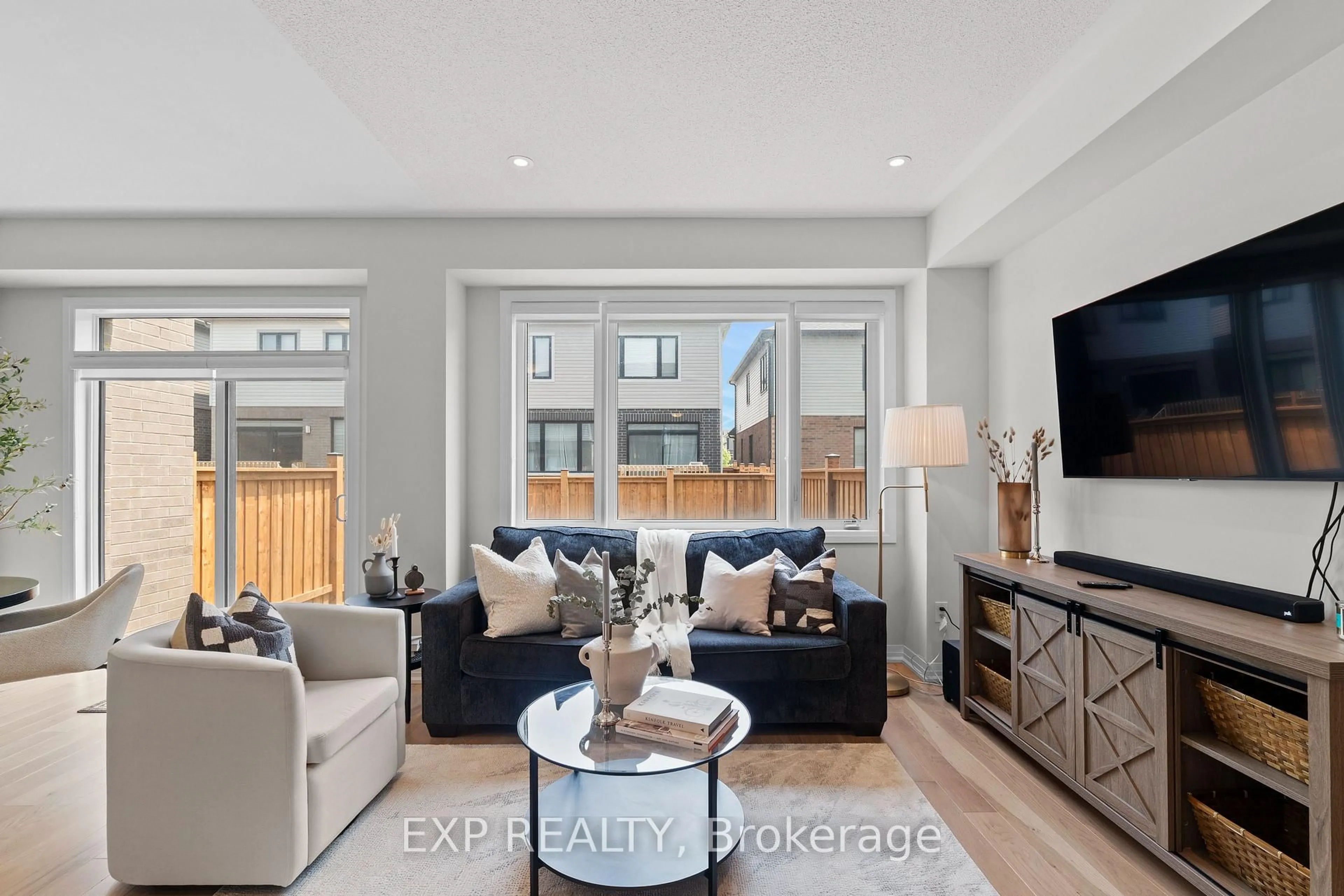 Living room with furniture, unknown for 53 FREEDOM Cres, Hamilton Ontario L0R 1W0
