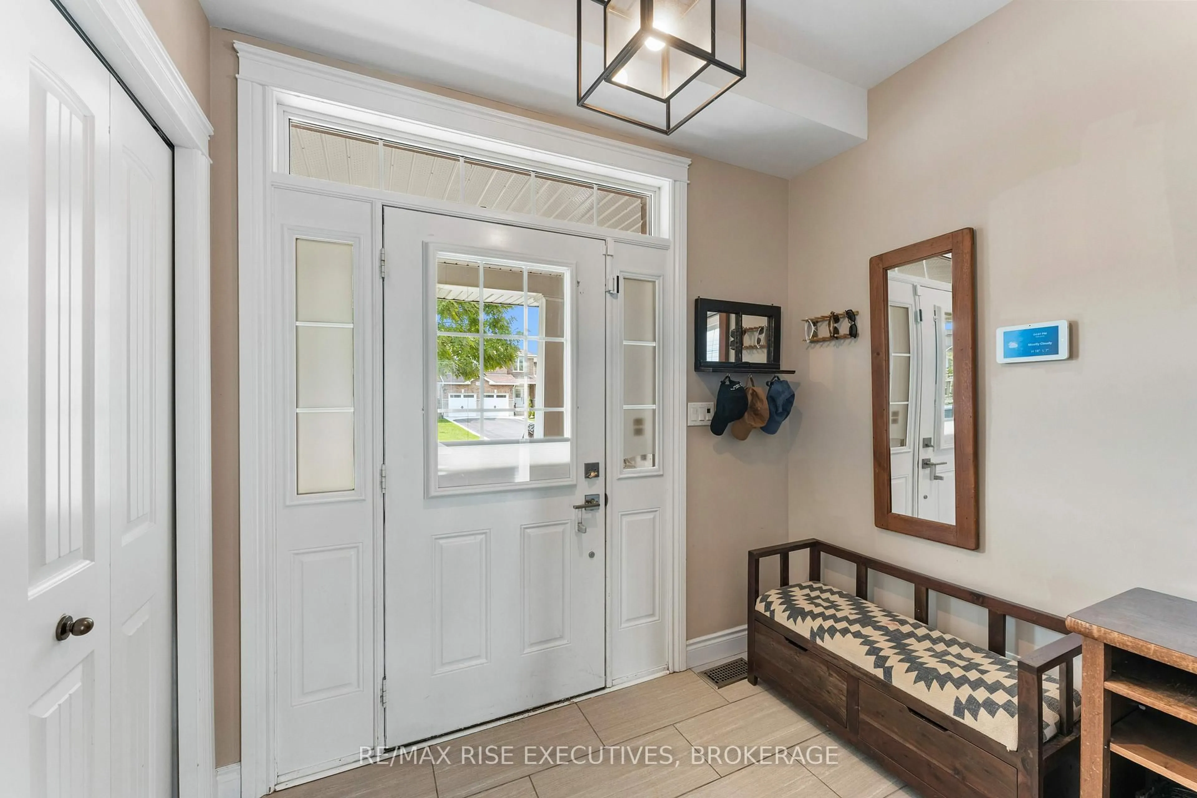 Indoor entryway for 1349 MONACO Crt, Kingston Ontario K7P 0J1