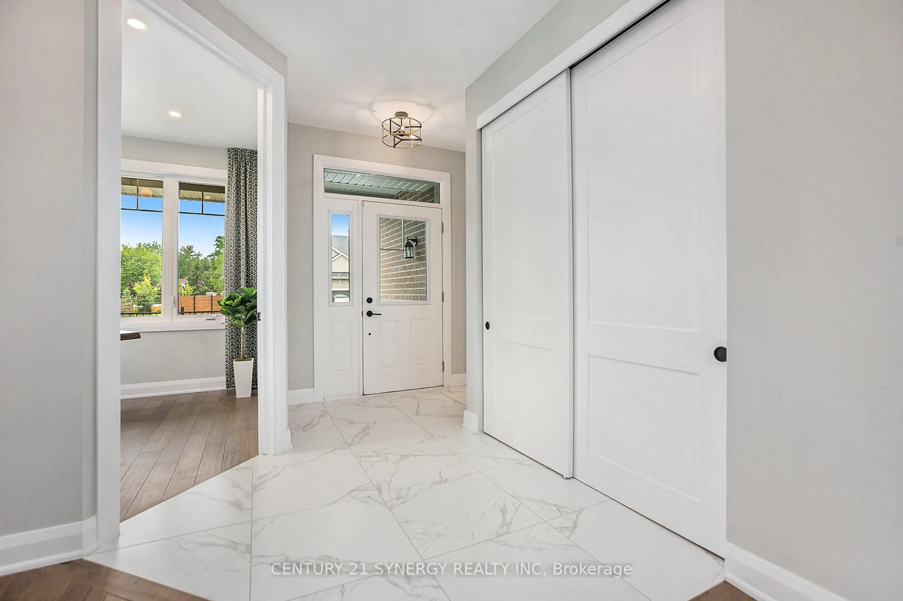 Indoor entryway for 114 Chandelle Private, Carp Ontario K0A 1L0