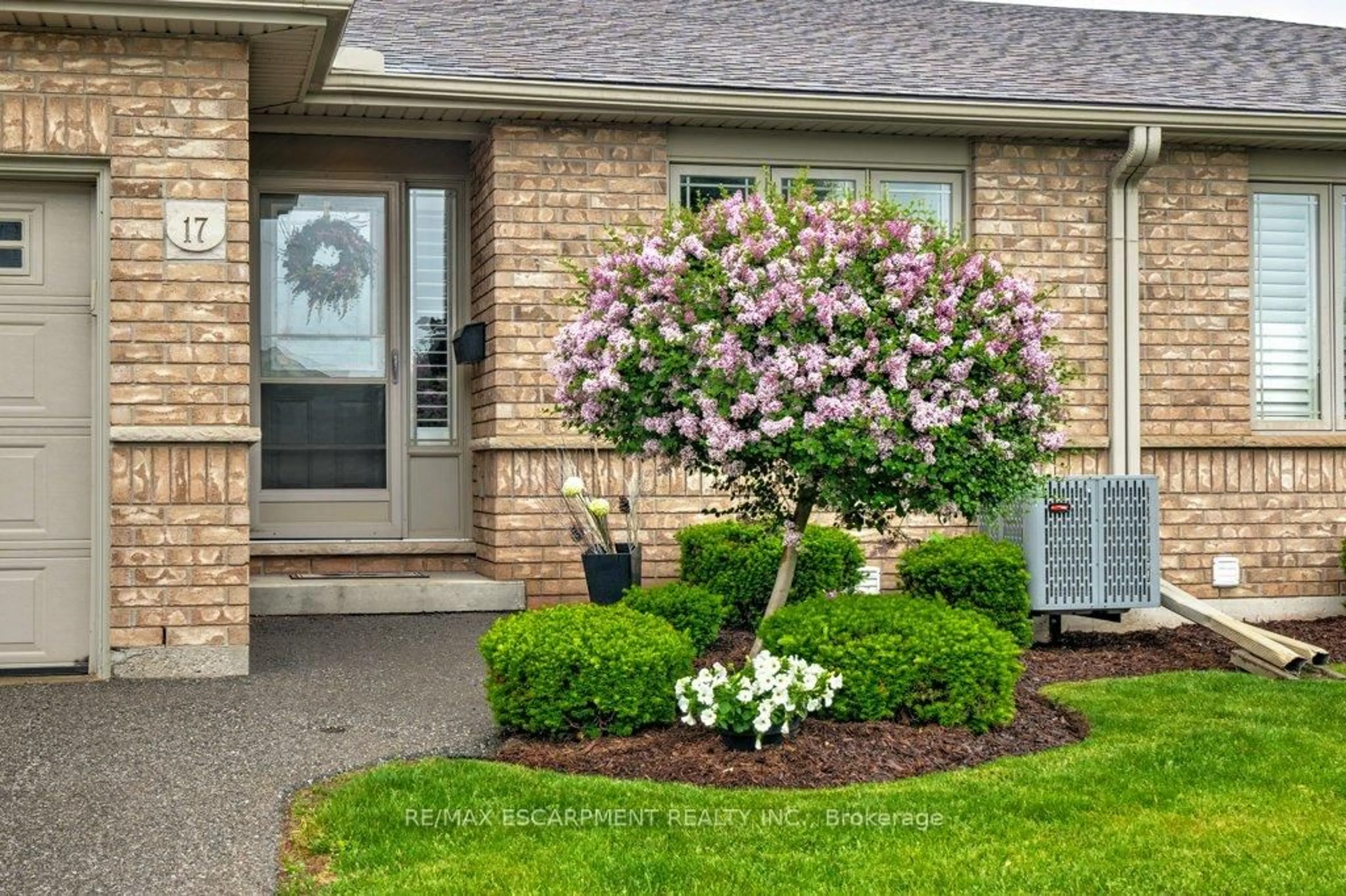 Home with brick exterior material, street for 601 Conklin Rd #17, Brantford Ontario N3T 0C1