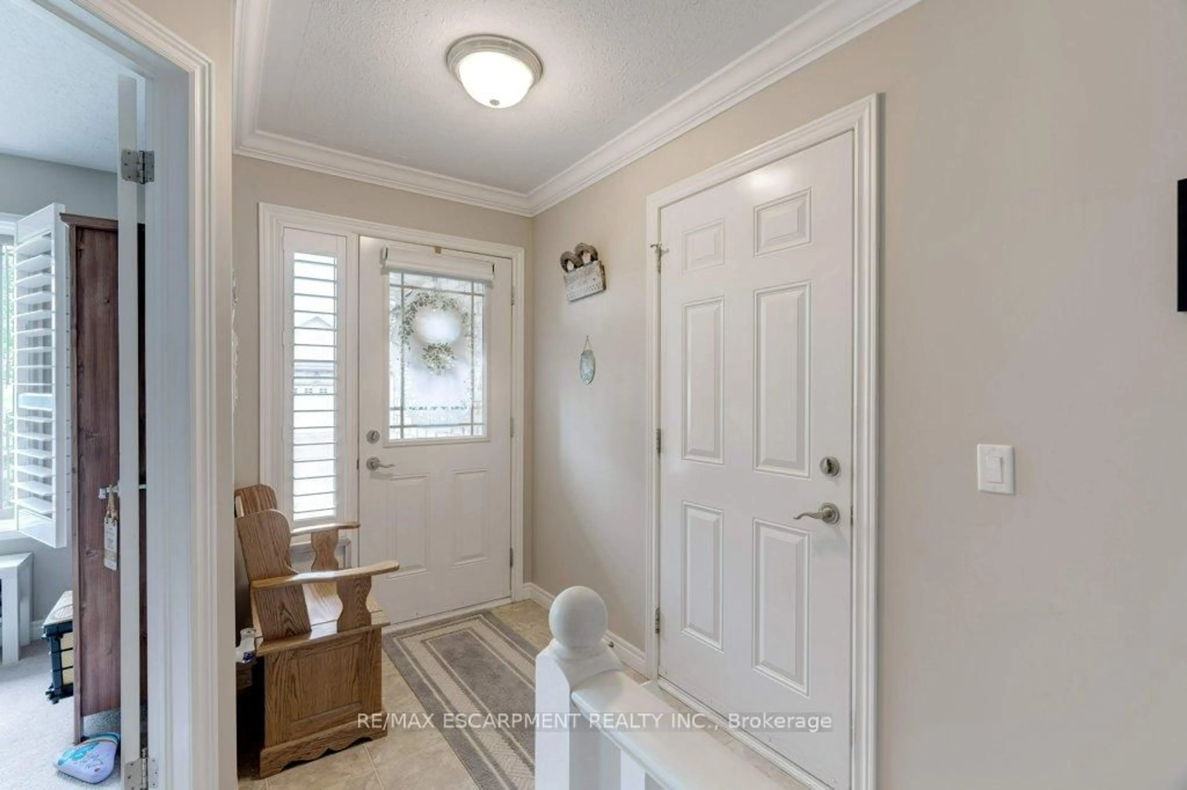 Indoor entryway for 601 Conklin Rd #17, Brantford Ontario N3T 0C1