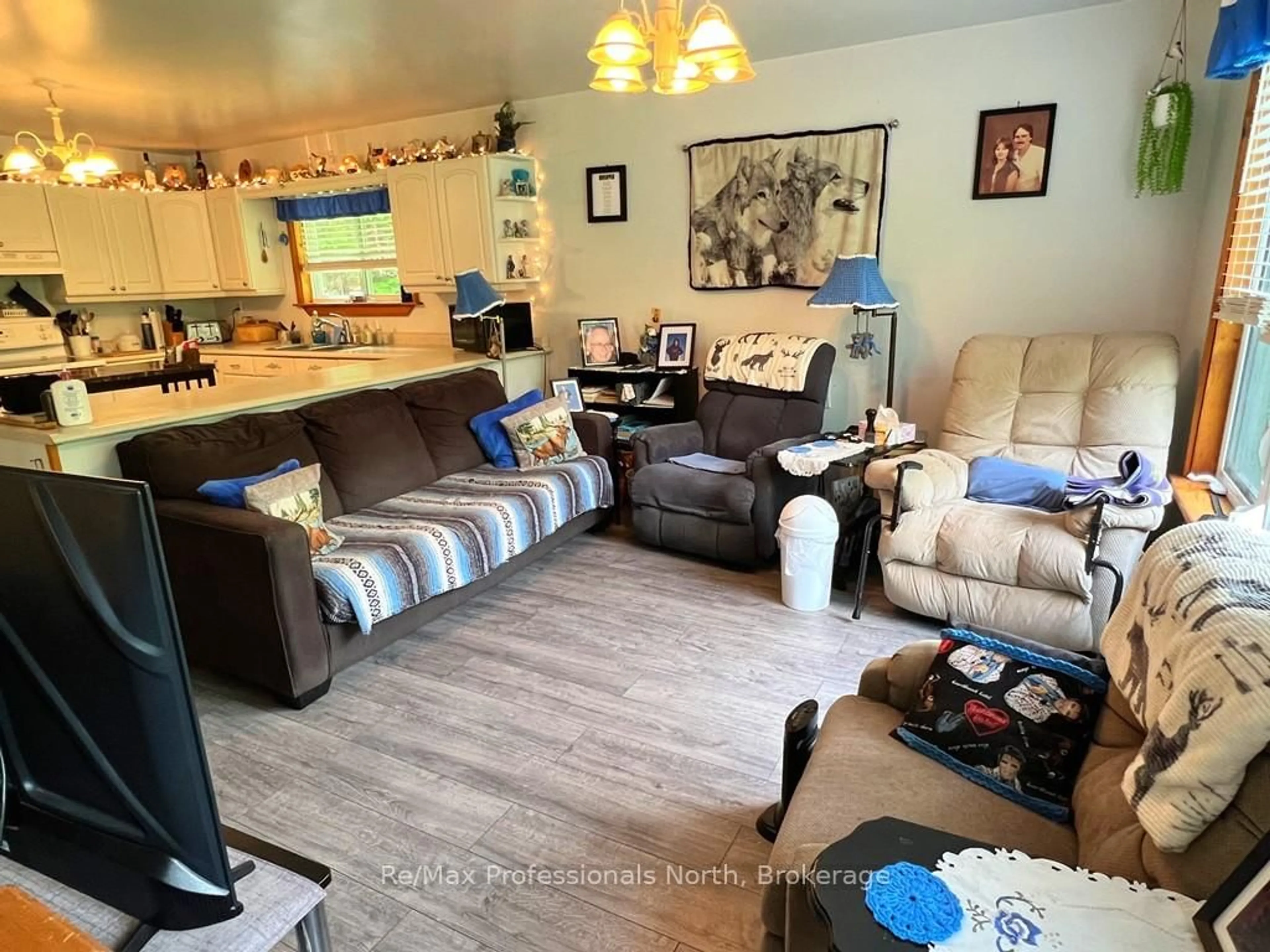 Living room with furniture, unknown for 1065 Cockle Creek Estates Rd, Highlands East Ontario K0L 3C0