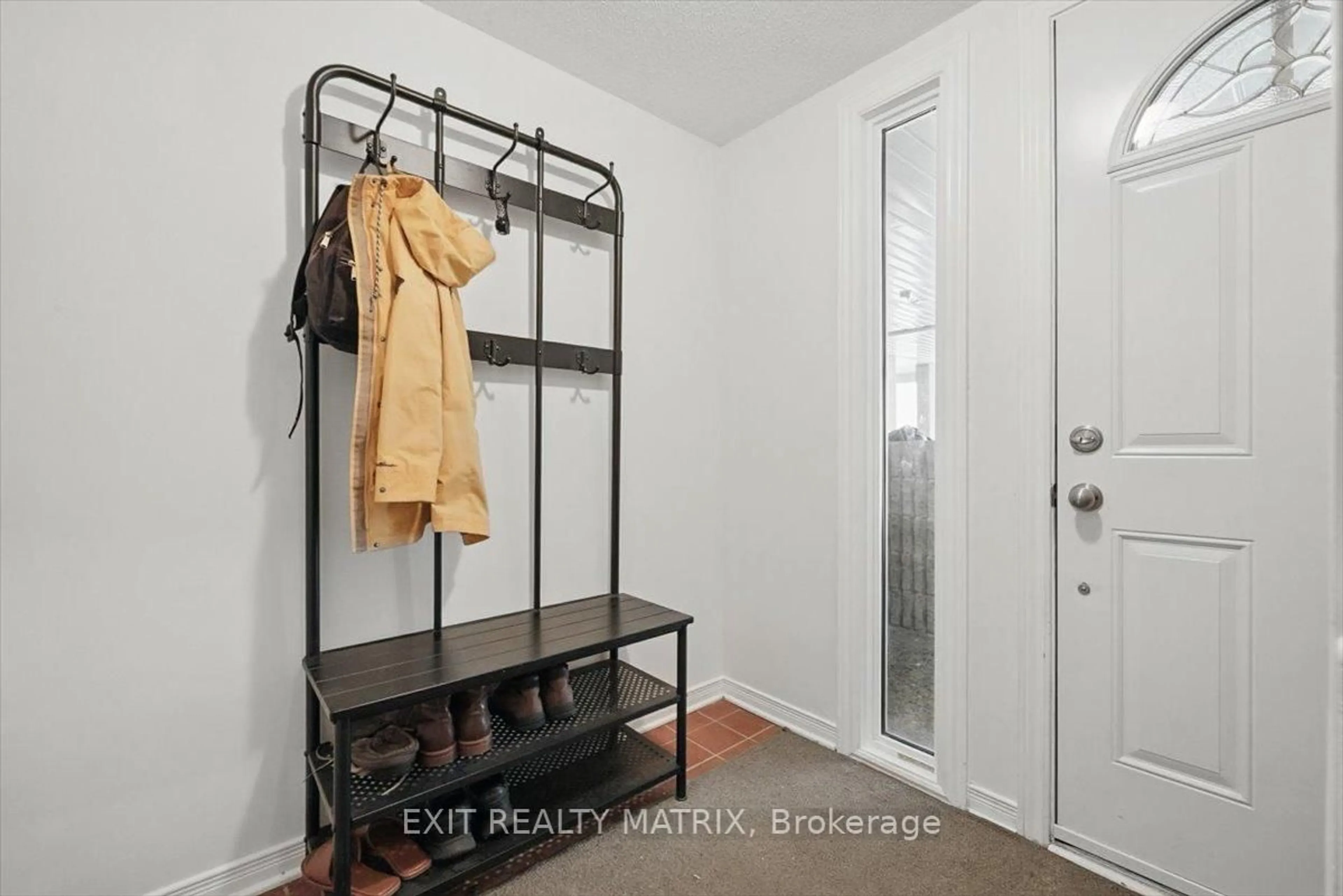 Indoor entryway for 825 Cahill Dr #154, Ottawa Ontario K1V 9N7