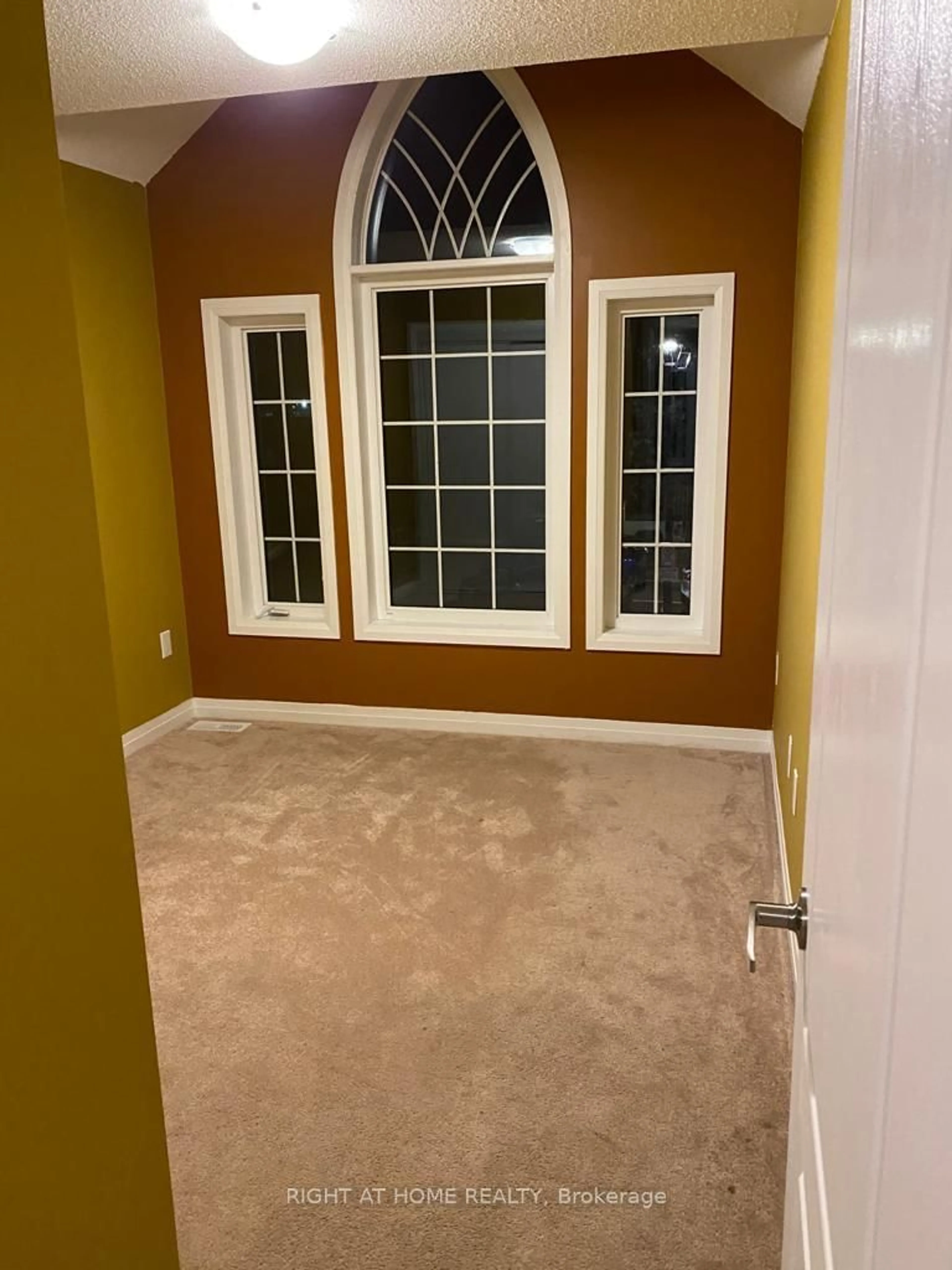 Indoor entryway for 80 Leeson St, East Luther Grand Valley Ontario L0N 1G0
