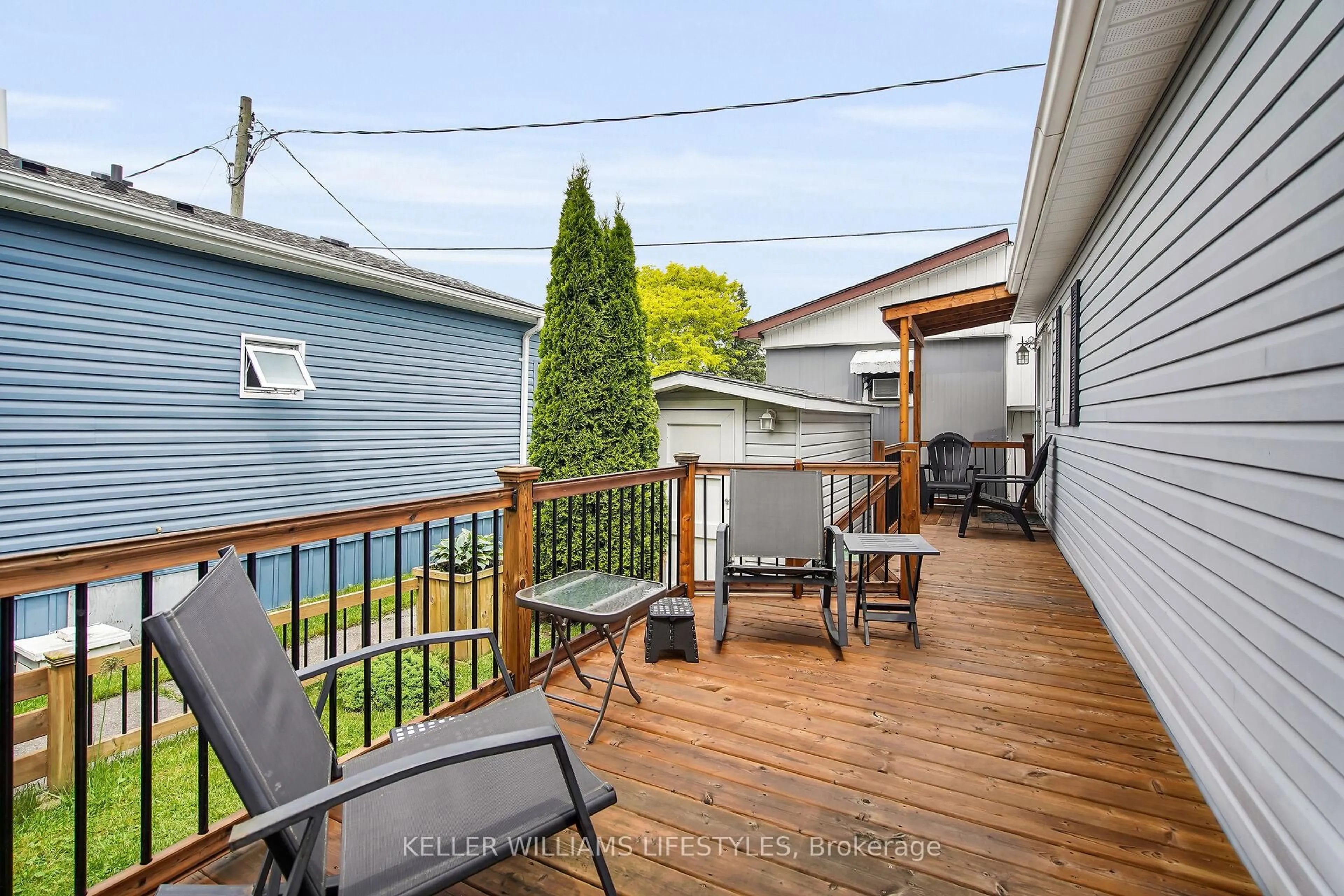 Patio, street for 198 Springbank Dr #106, London South Ontario N6J 1G1