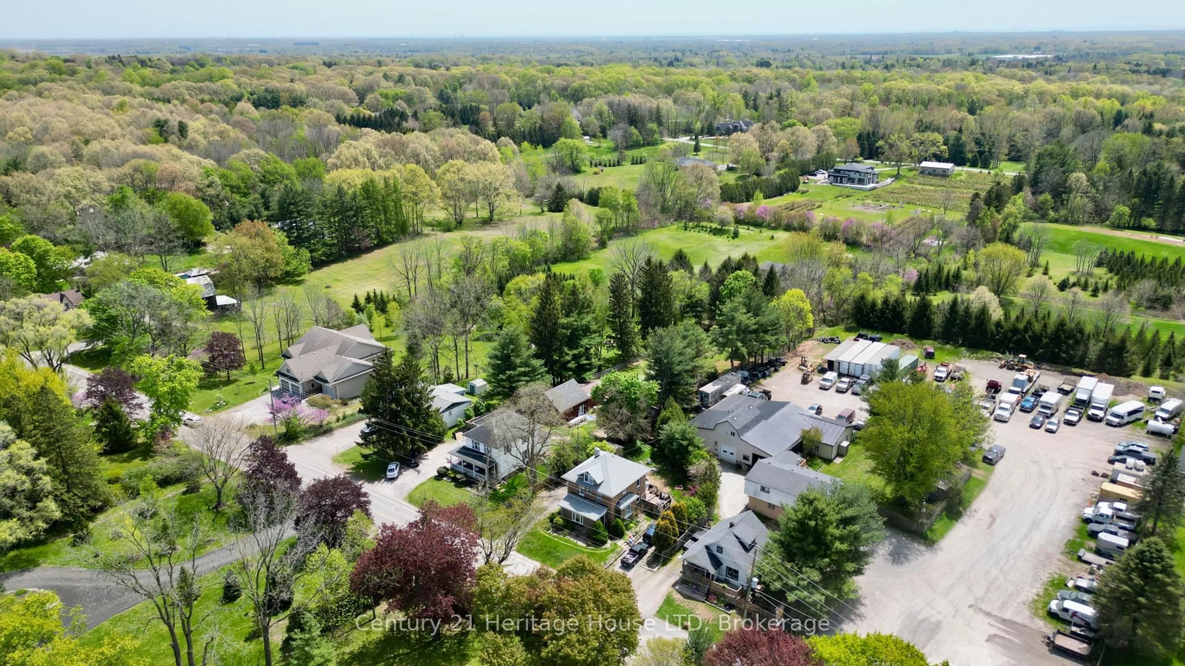 A pic from outside/outdoor area/front of a property/back of a property/a pic from drone, forest/trees view for 272 Canboro Rd, Pelham Ontario L0S 1M0