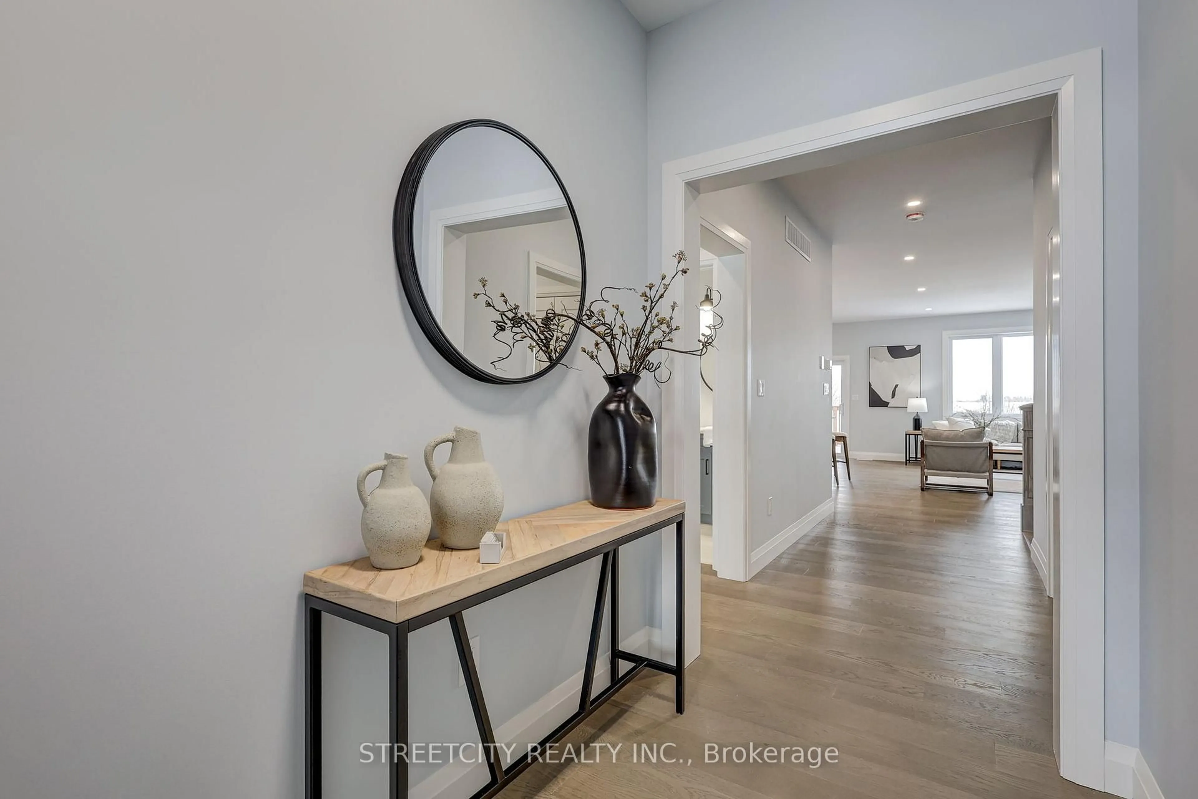 Indoor entryway for 8080 Union Rd, Southwold Ontario N0L 1K0