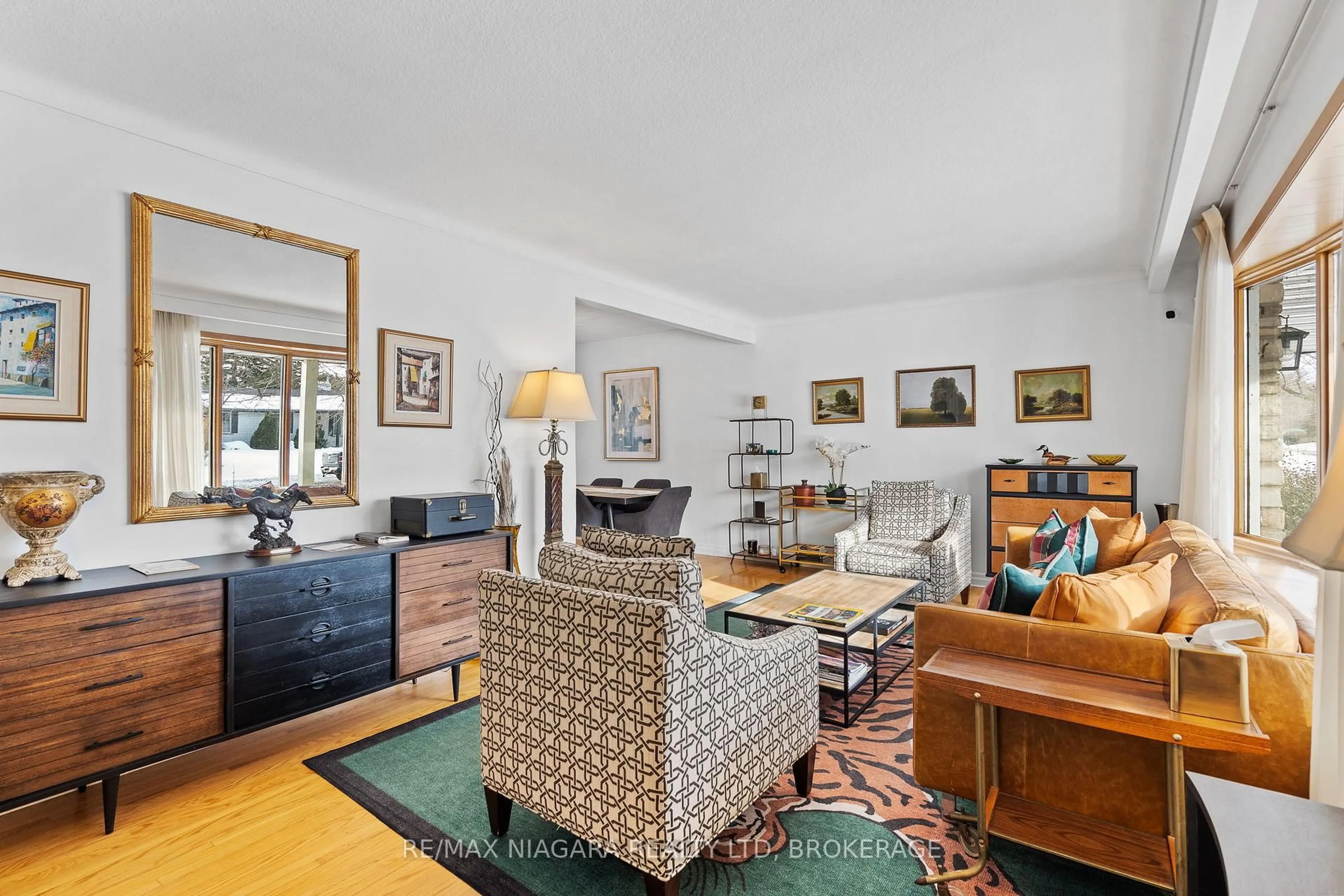 Living room with furniture, unknown for 305 CENTRE St, Niagara-on-the-Lake Ontario L0S 1J0