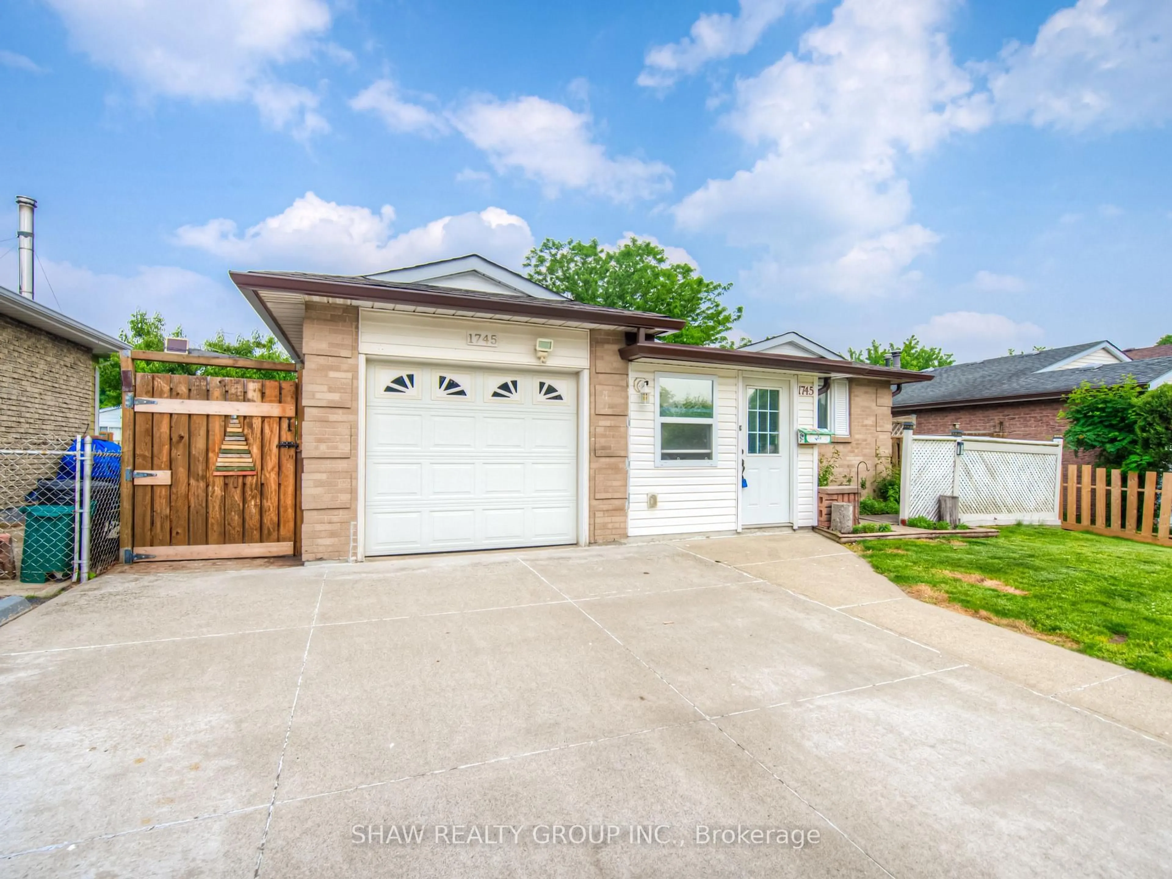 Unknown for 1745 Briarwood Dr, Cambridge Ontario N3H 5A6