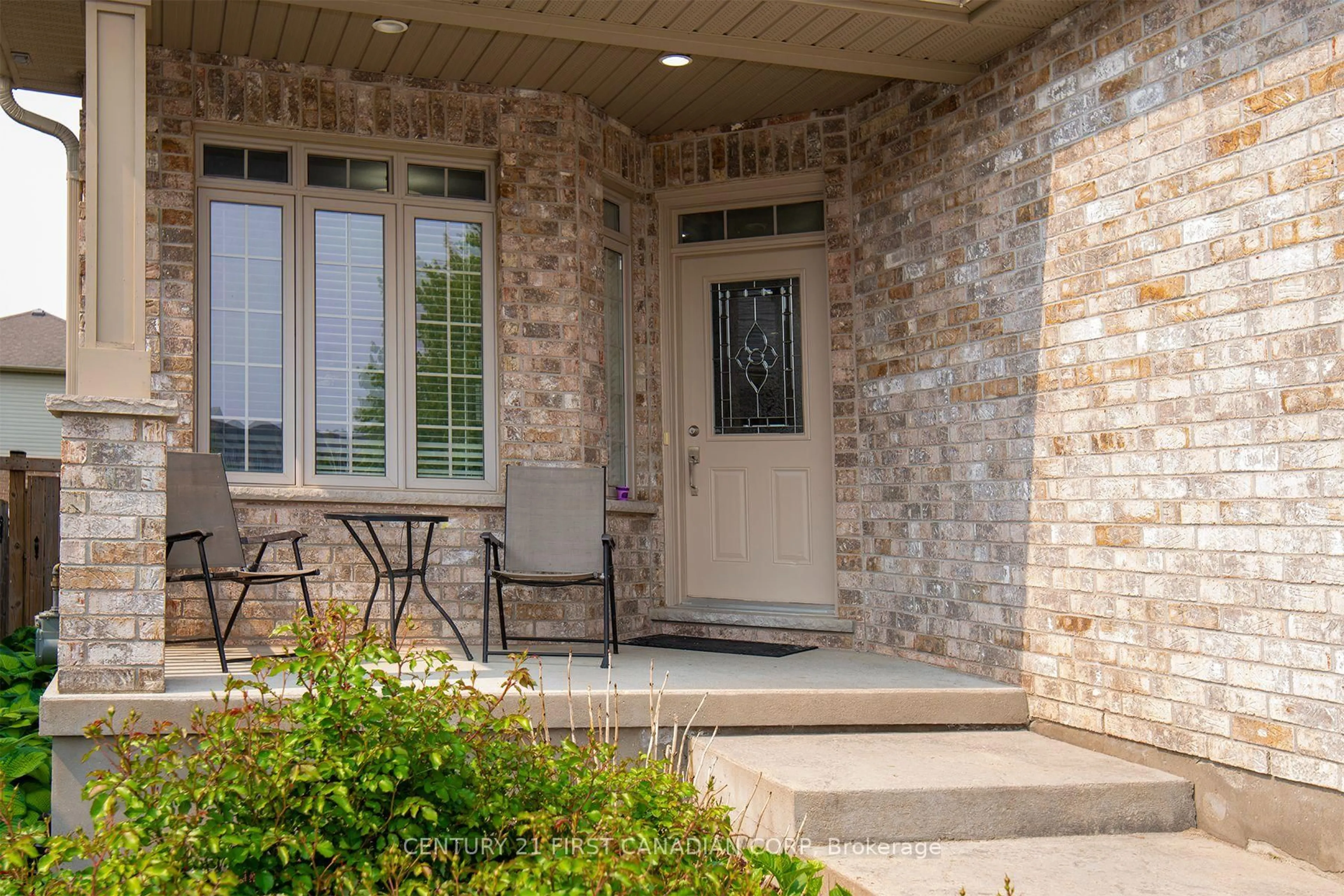 Patio, street for 1728 BEAVERBROOK Ave, London North Ontario N6H 0E4