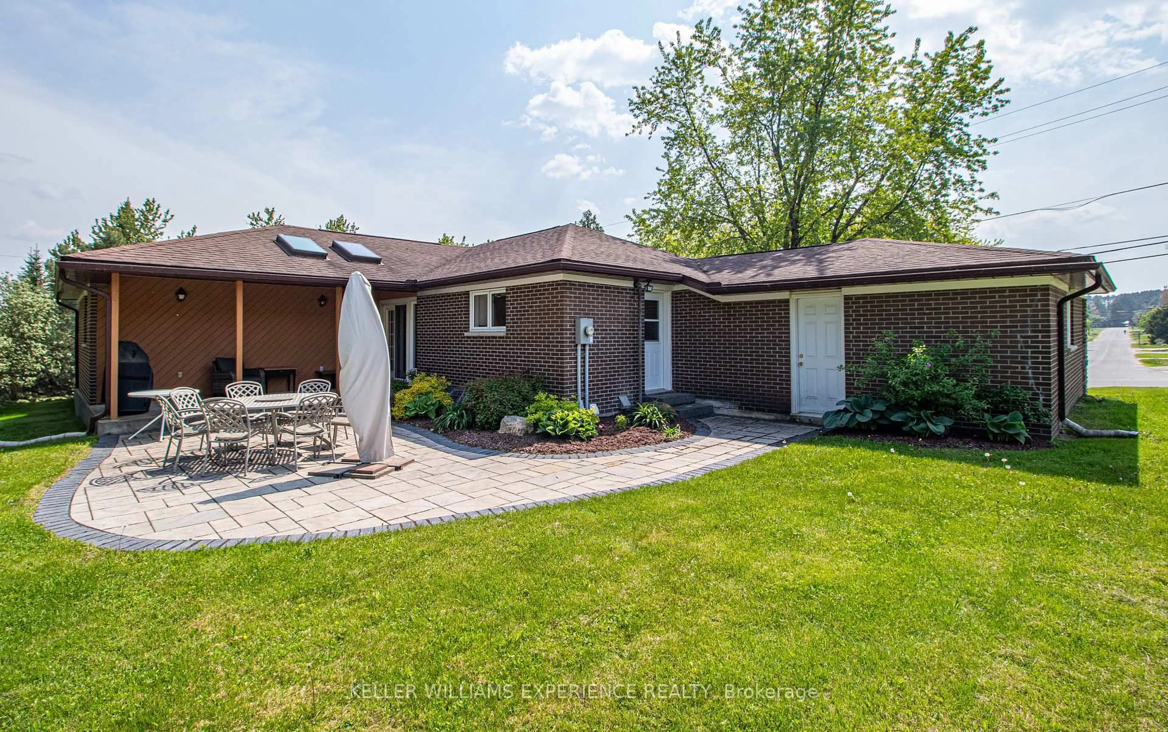 Home with brick exterior material, street for 27 Paget St, Sundridge Ontario P0A 1Z0